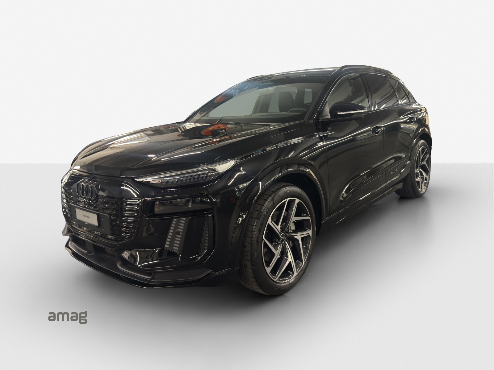 AUDI Q6 e-tron quattro-image-0