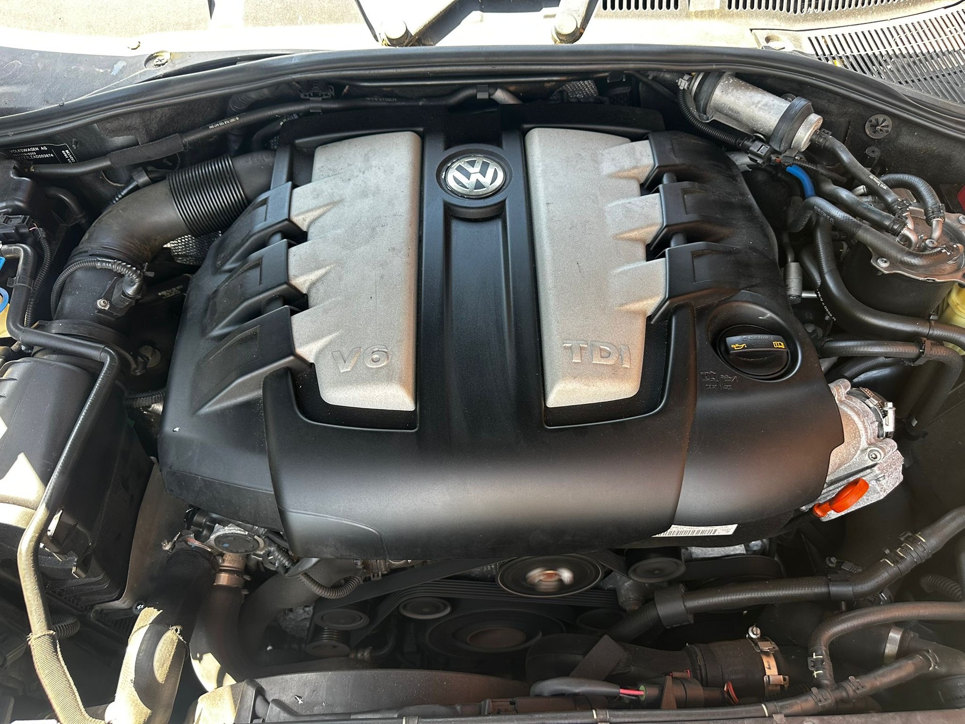 VW Touareg 3.0 TDI Tiptronic-image-12