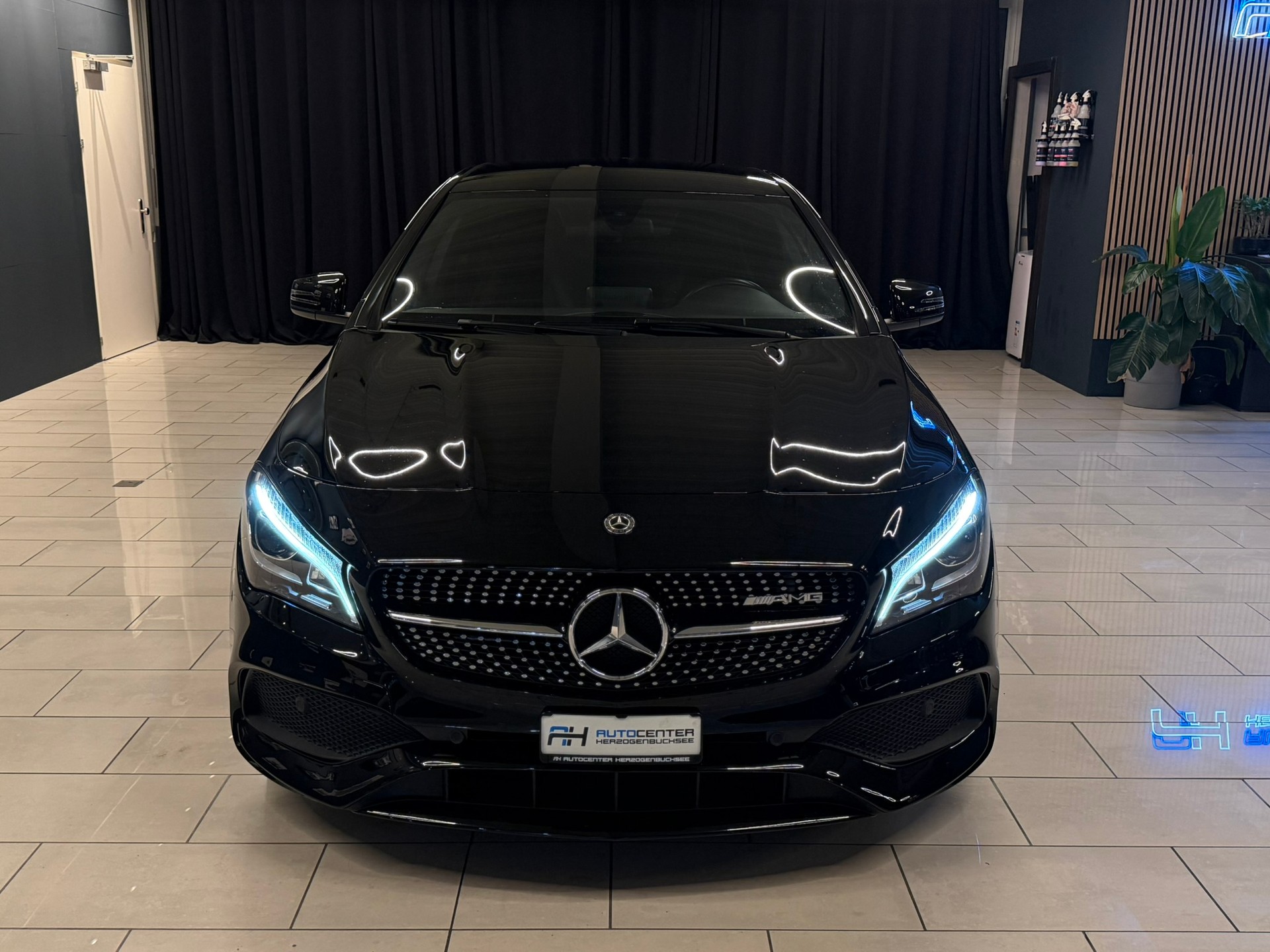 MERCEDES-BENZ CLA 200 AMG Line 7G-DCT-image-1