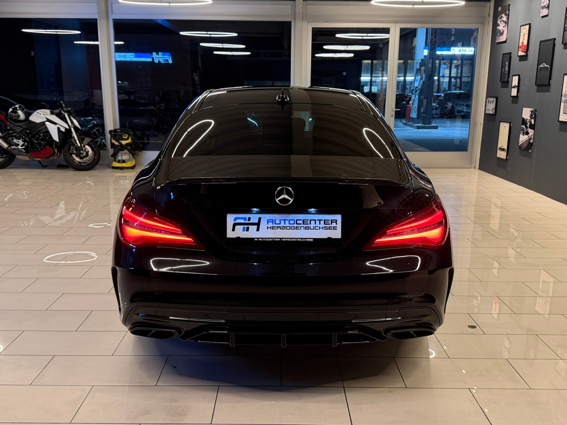 MERCEDES-BENZ CLA 200 AMG Line 7G-DCT-image-5