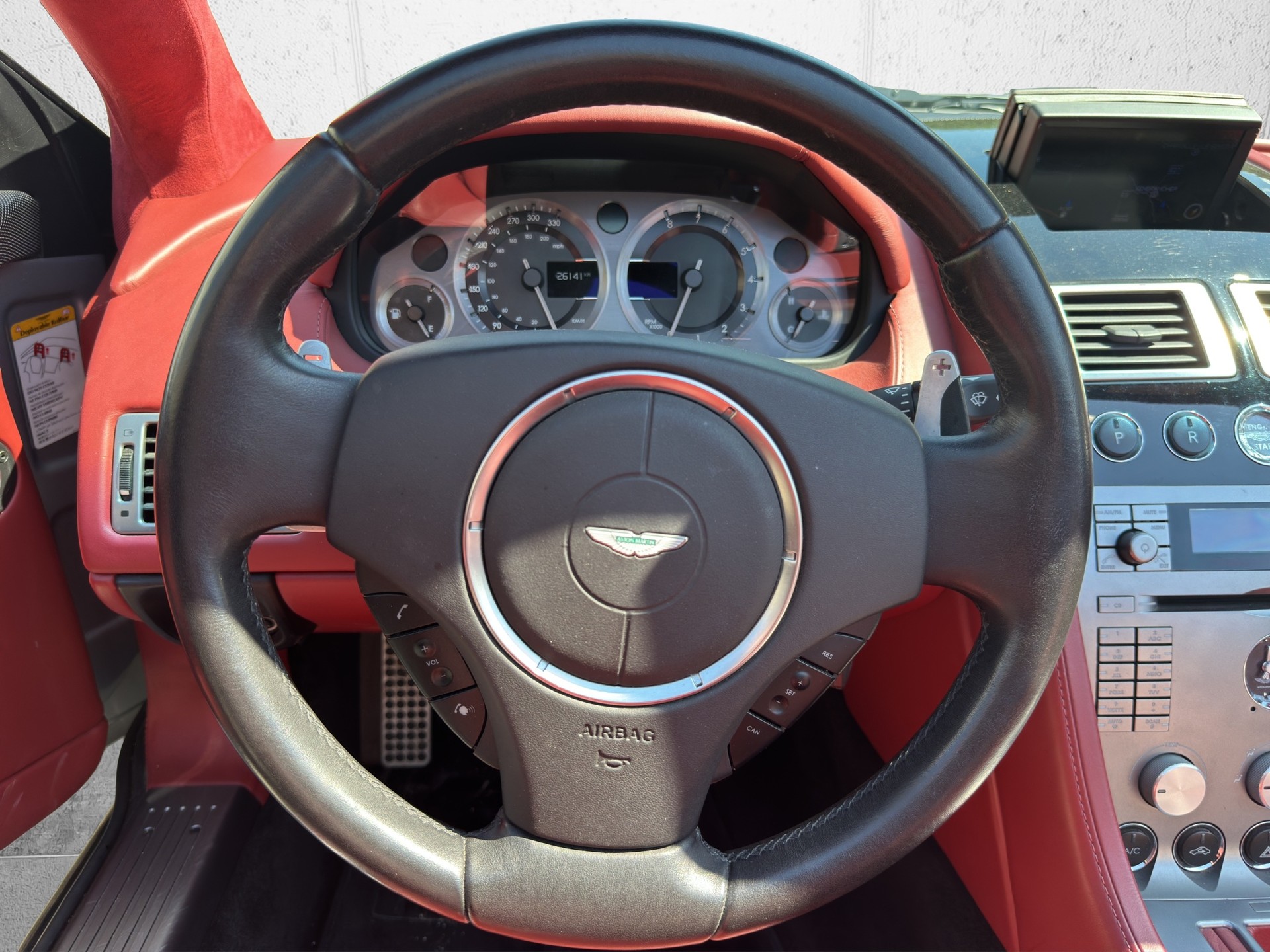 ASTON MARTIN DB9 Volante Touchtronic 2-image-9