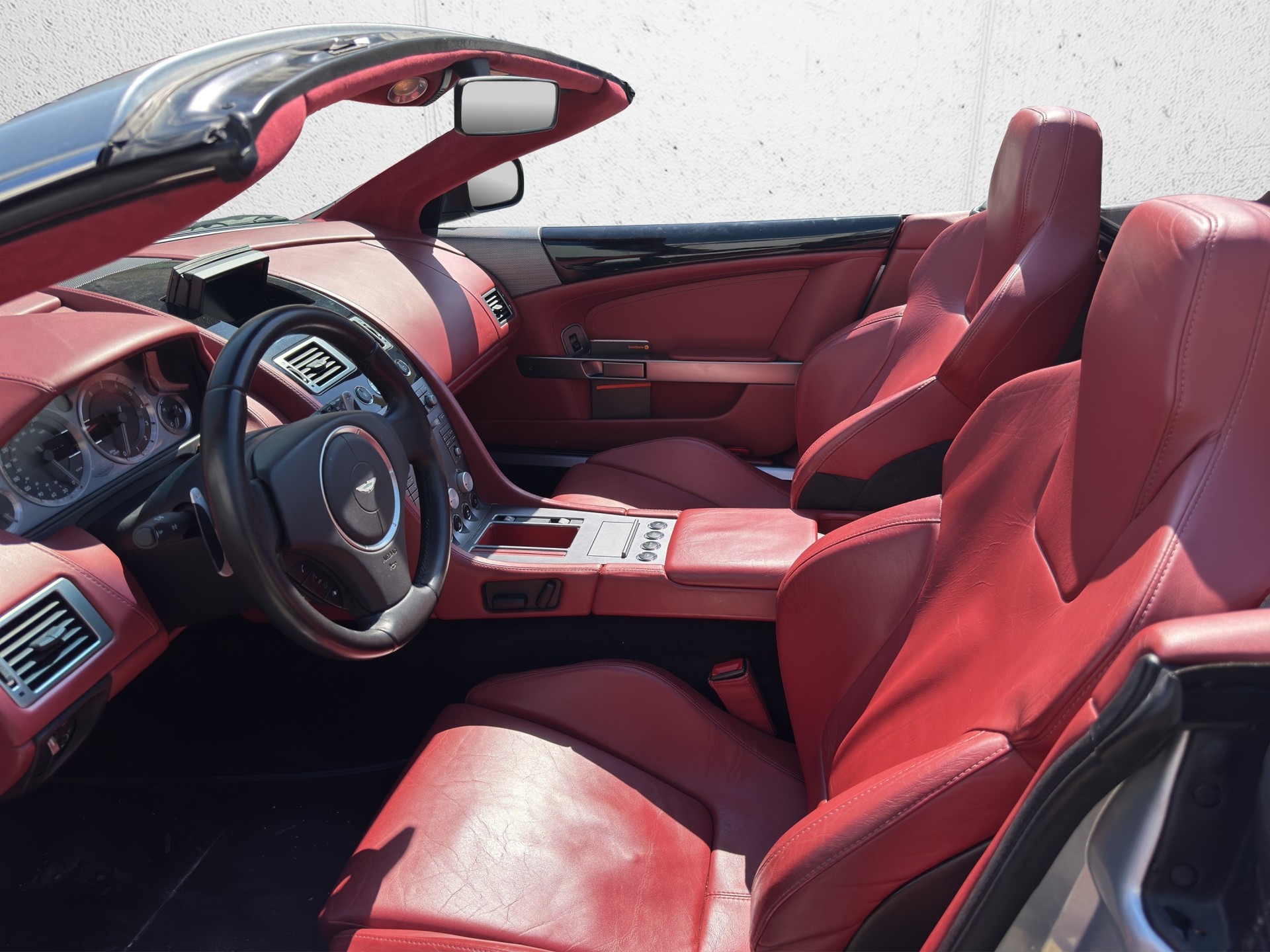ASTON MARTIN DB9 Volante Touchtronic 2-image-8