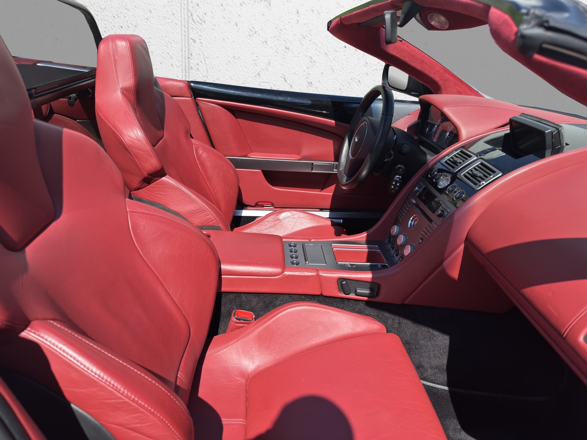 ASTON MARTIN DB9 Volante Touchtronic 2-image-14