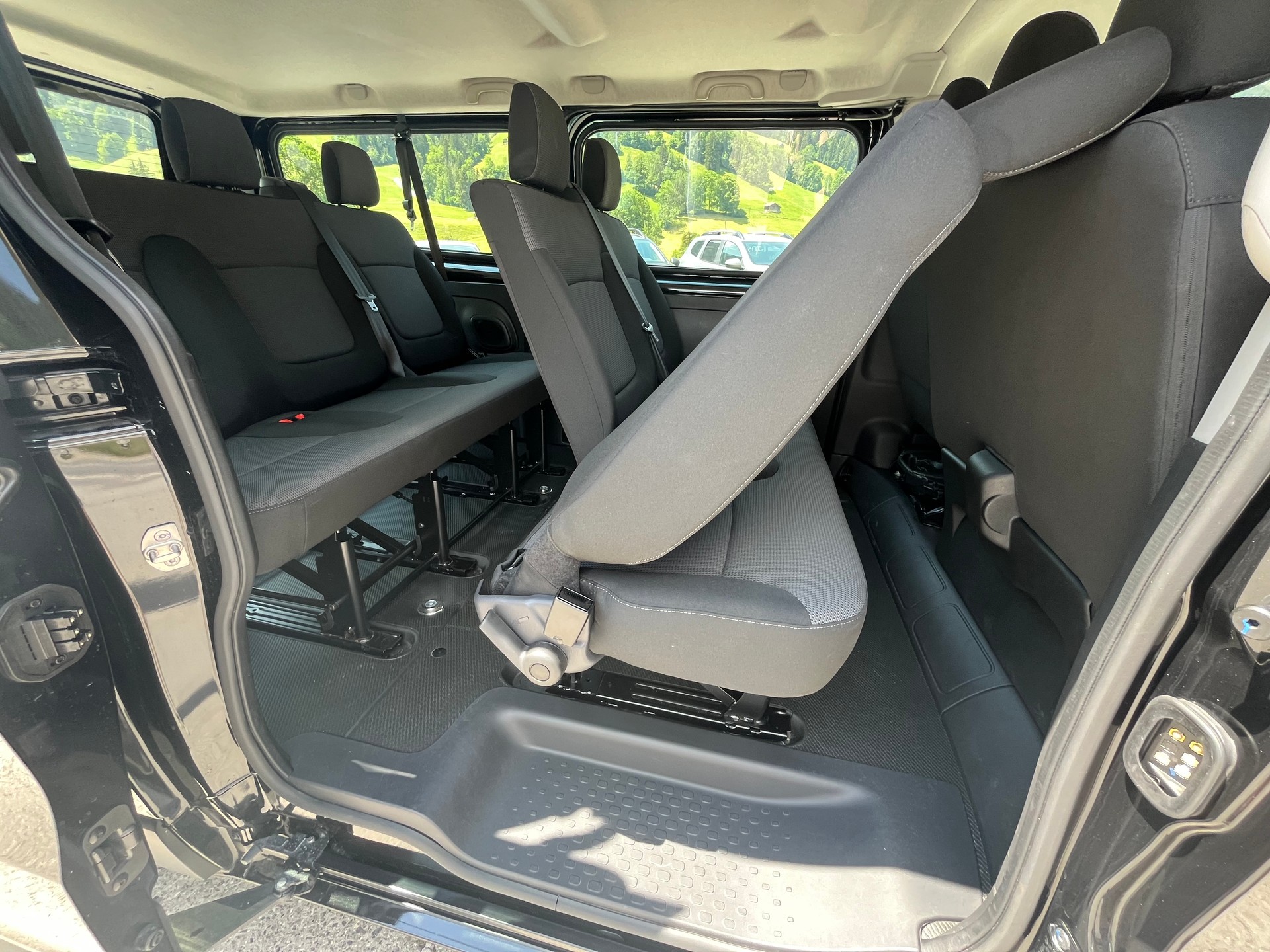 RENAULT Trafic Blue dCi 150 Grand Passenger Evolution EDC-image-12