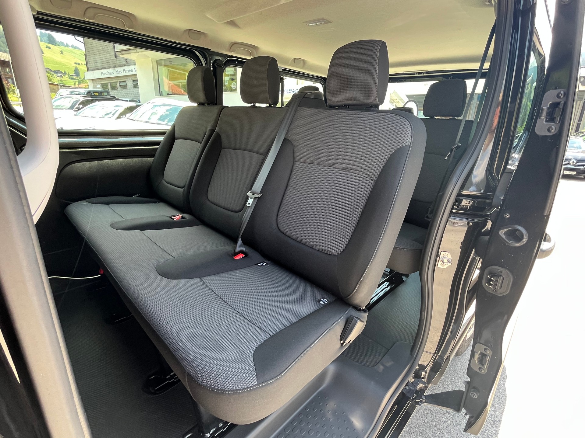 RENAULT Trafic Blue dCi 150 Grand Passenger Evolution EDC-image-10