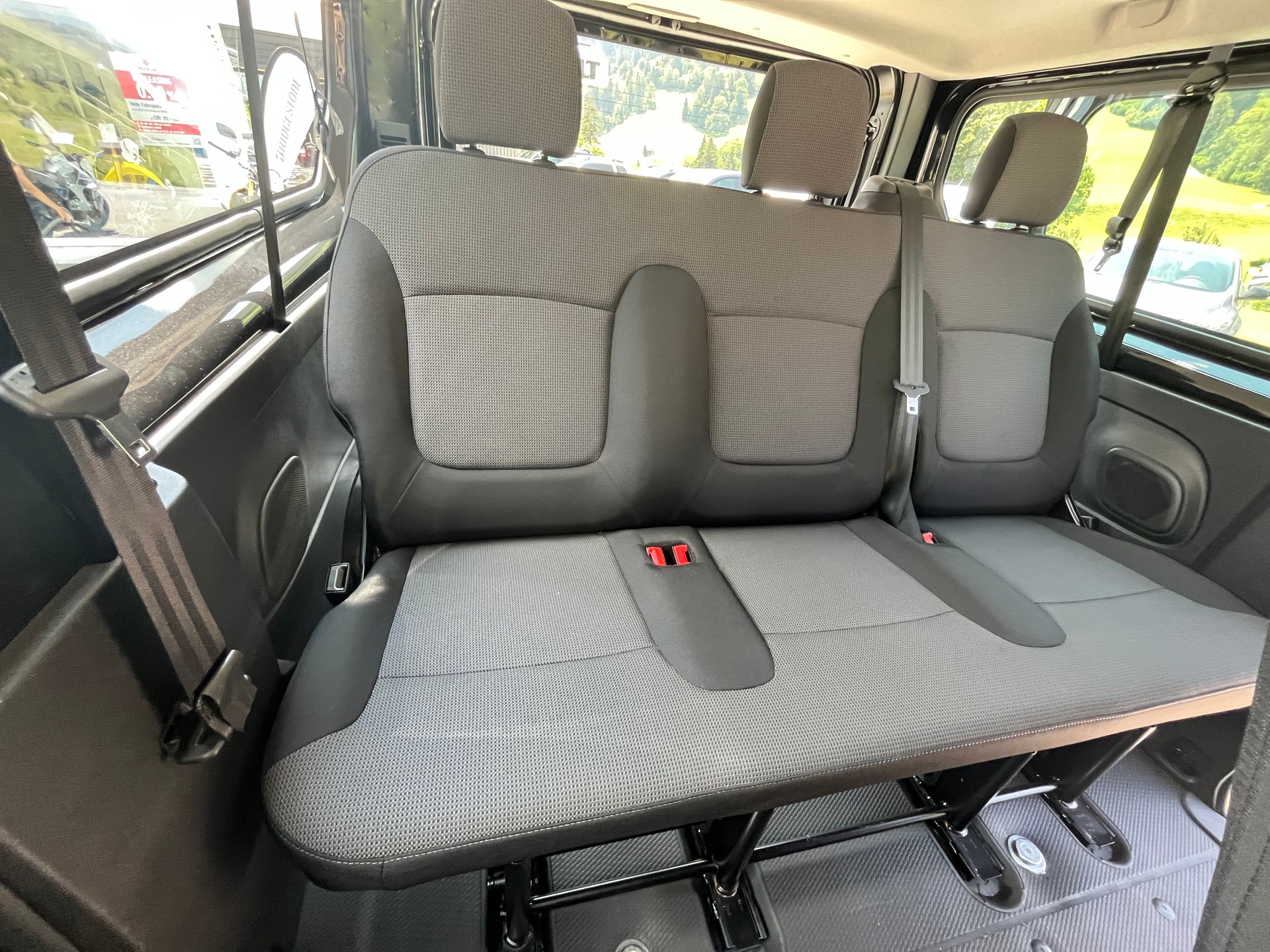 RENAULT Trafic Blue dCi 150 Grand Passenger Evolution EDC-image-11