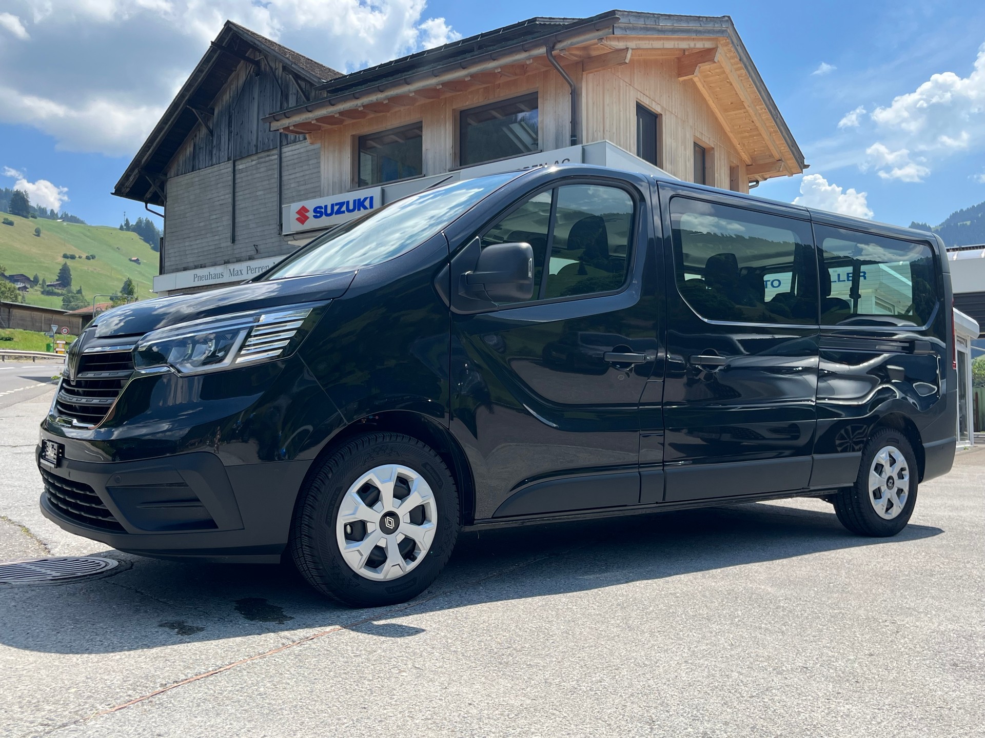 RENAULT Trafic Blue dCi 150 Grand Passenger Evolution EDC-image-3