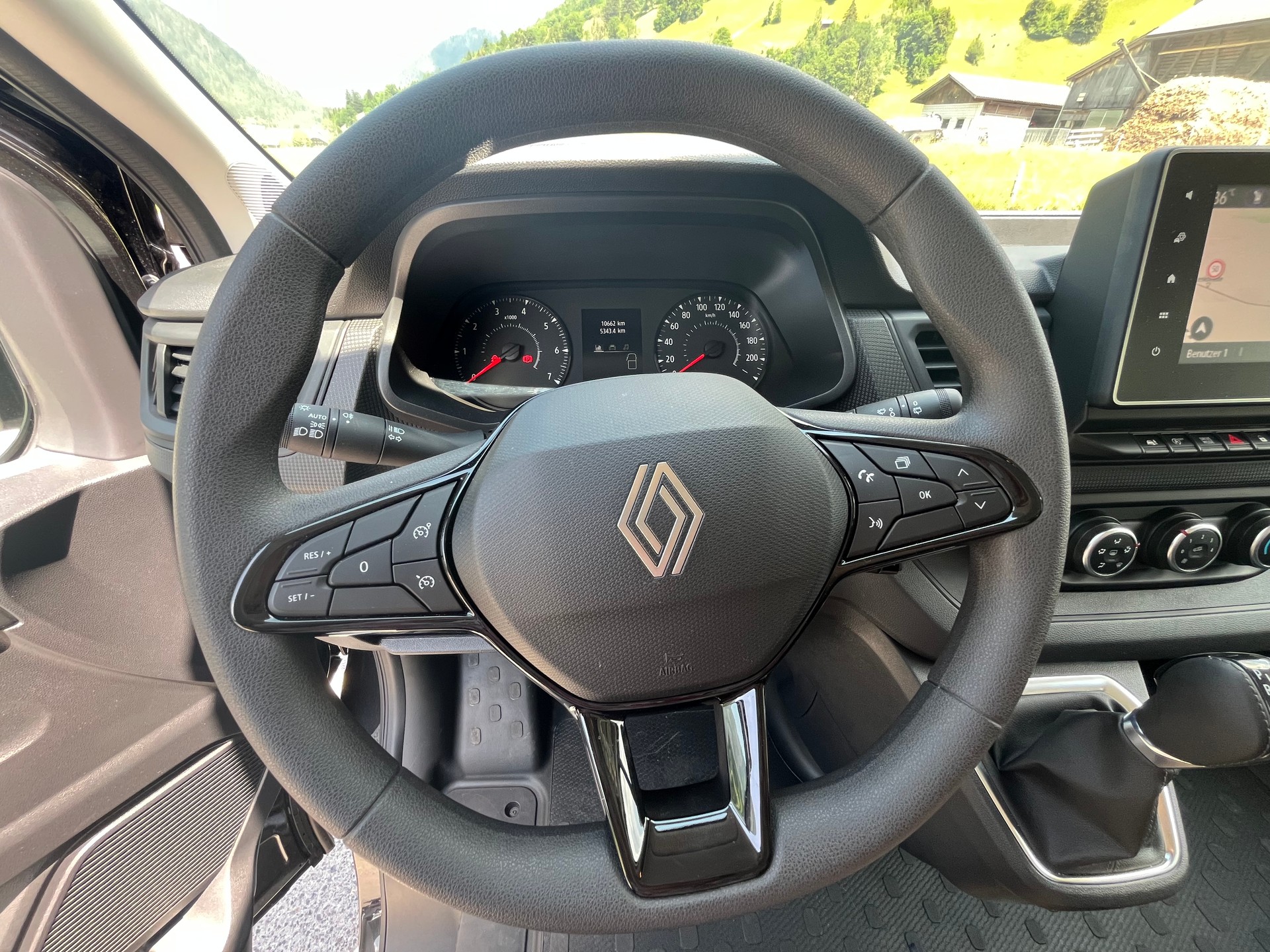 RENAULT Trafic Blue dCi 150 Grand Passenger Evolution EDC-image-13