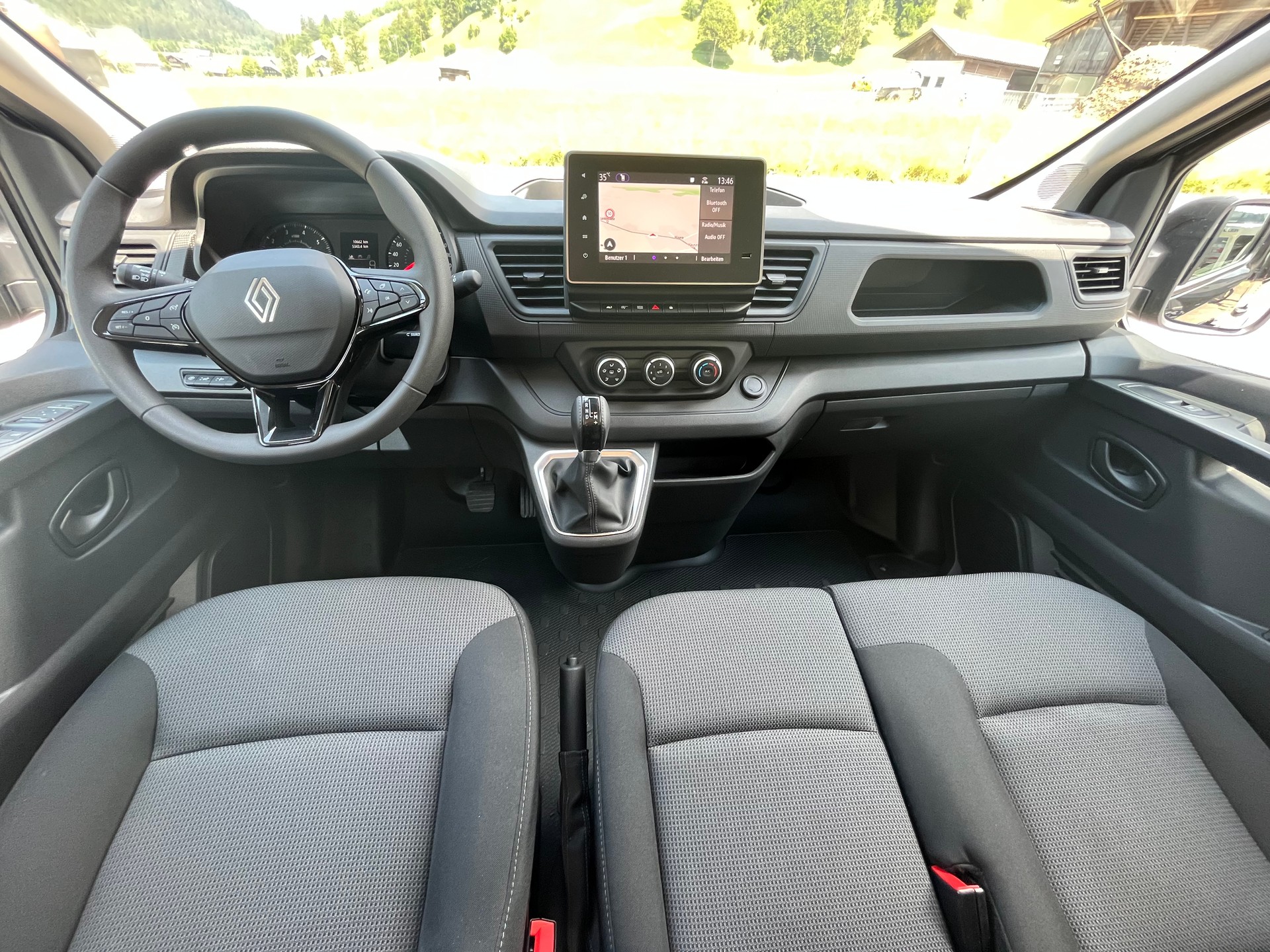 RENAULT Trafic Blue dCi 150 Grand Passenger Evolution EDC-image-9