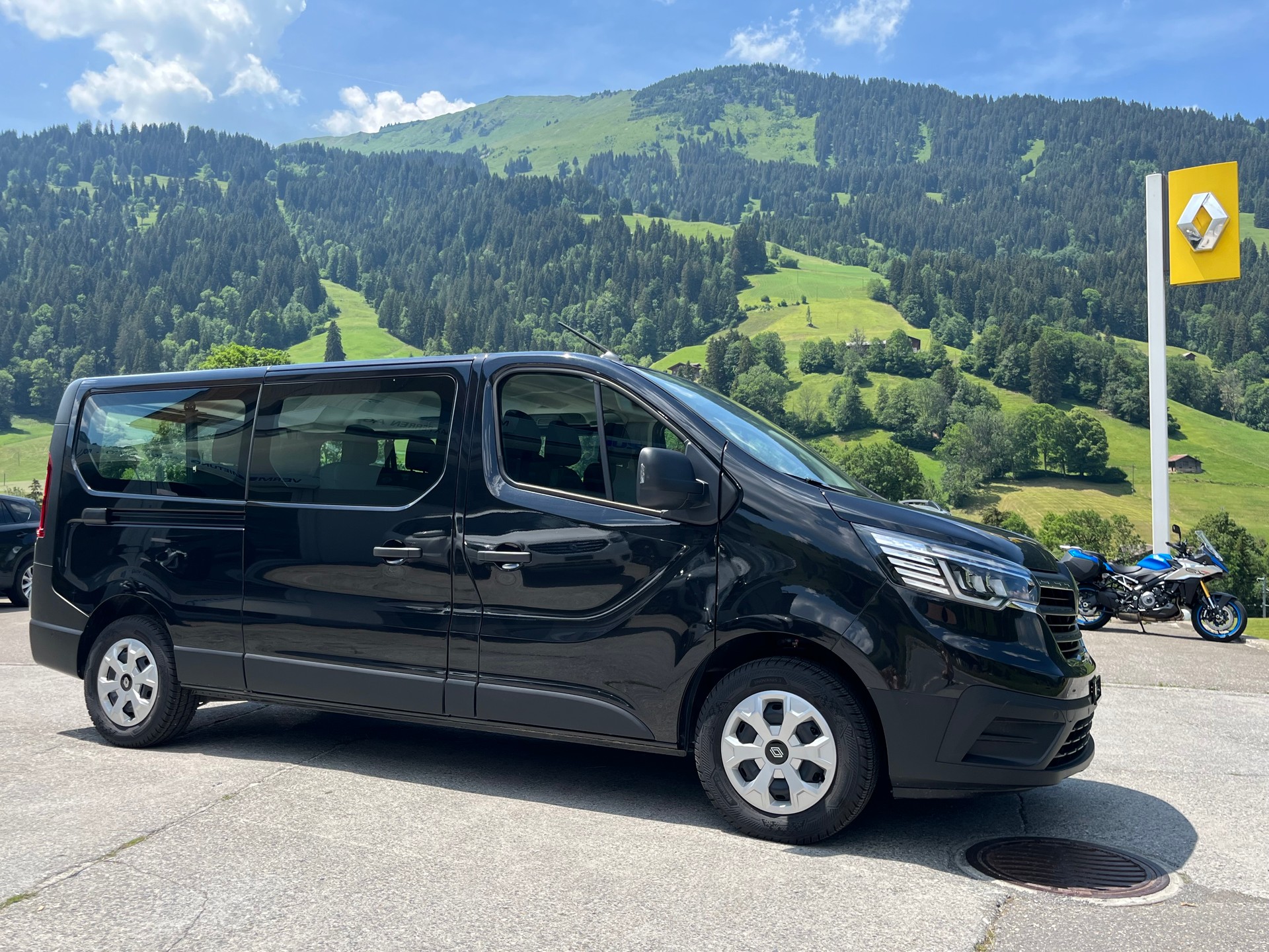 RENAULT Trafic Blue dCi 150 Grand Passenger Evolution EDC-image-0