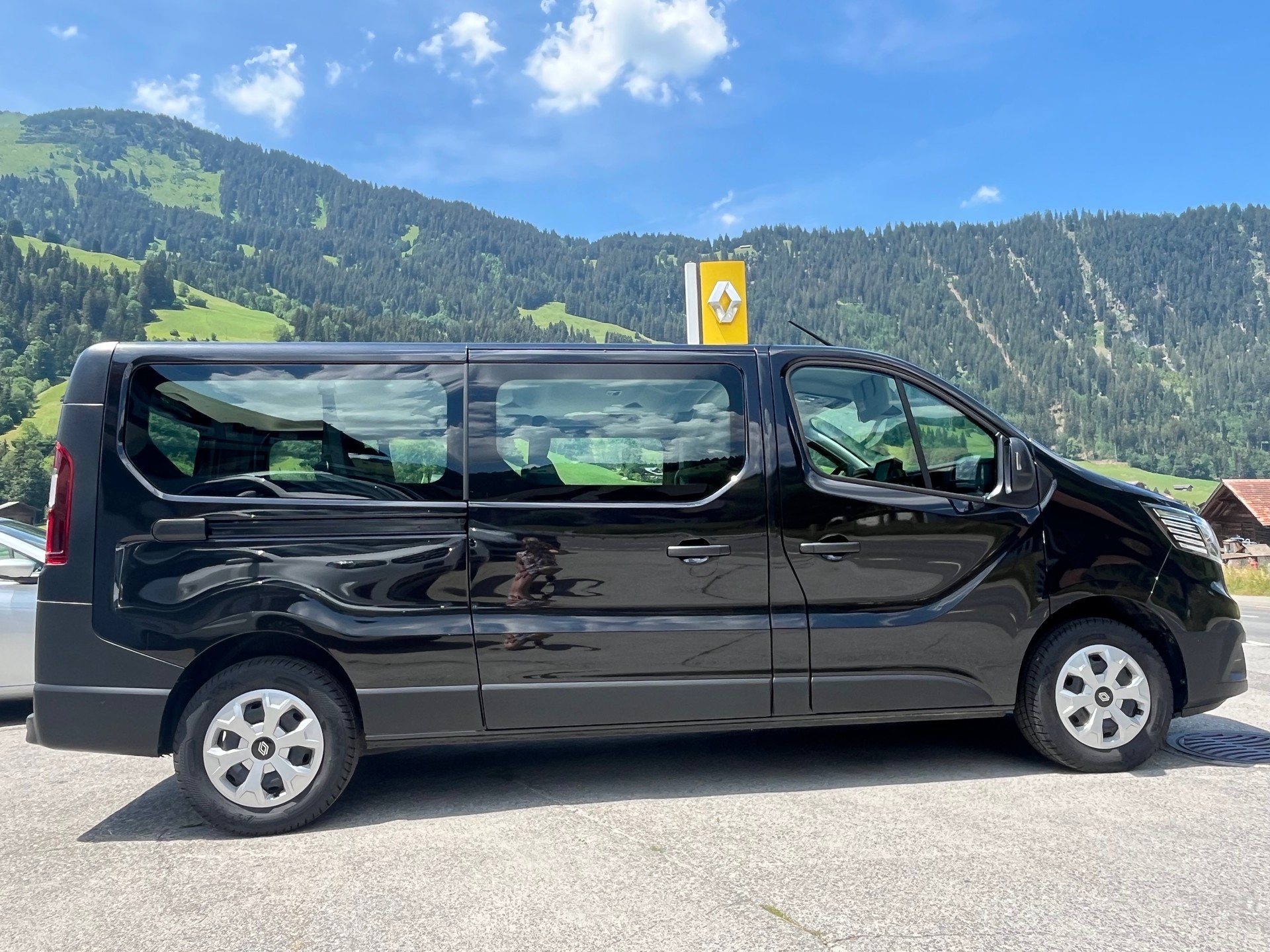 RENAULT Trafic Blue dCi 150 Grand Passenger Evolution EDC-image-1