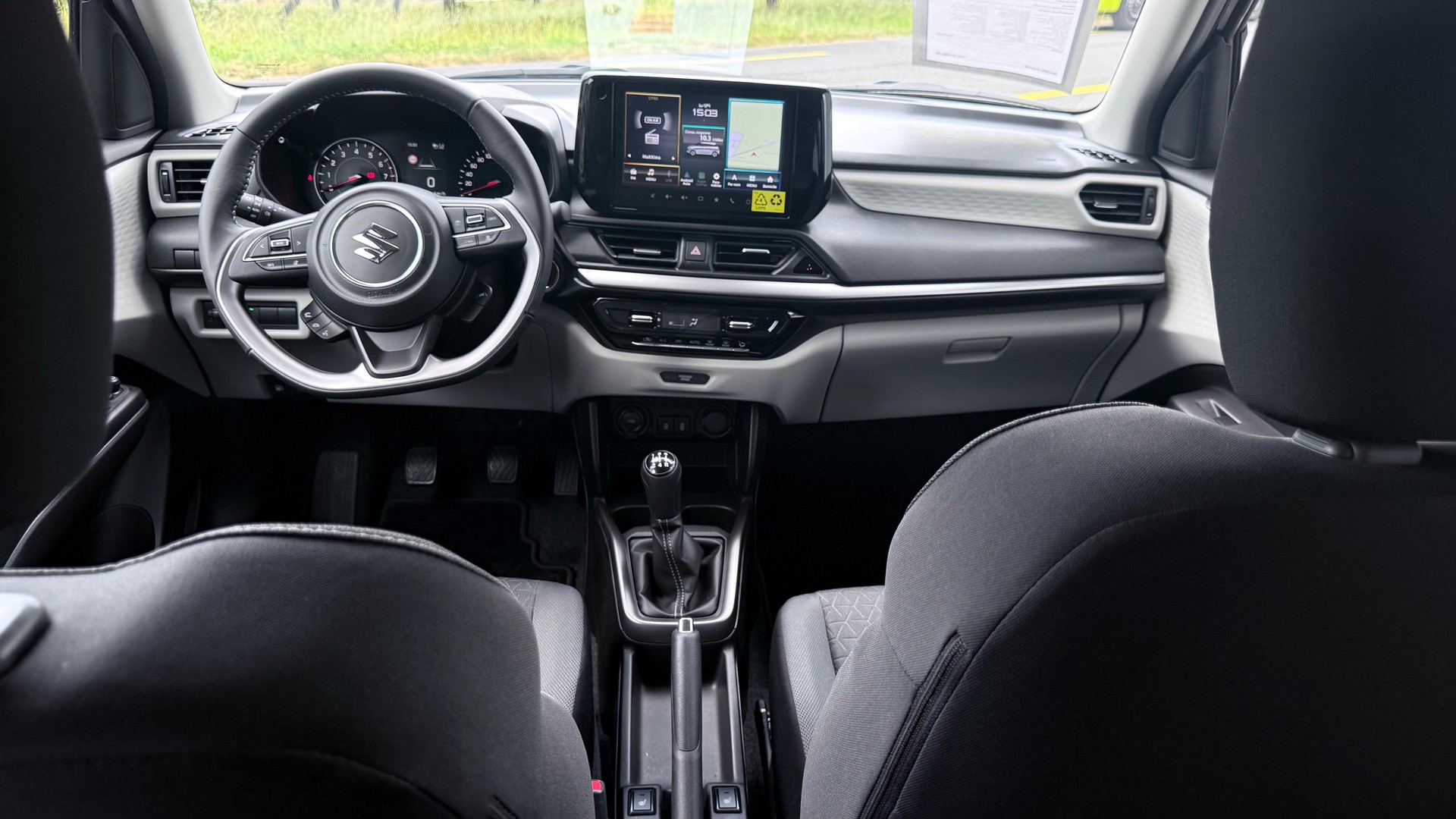 SUZUKI Swift 1.2 Compact Top Hybrid 4x4-image-4