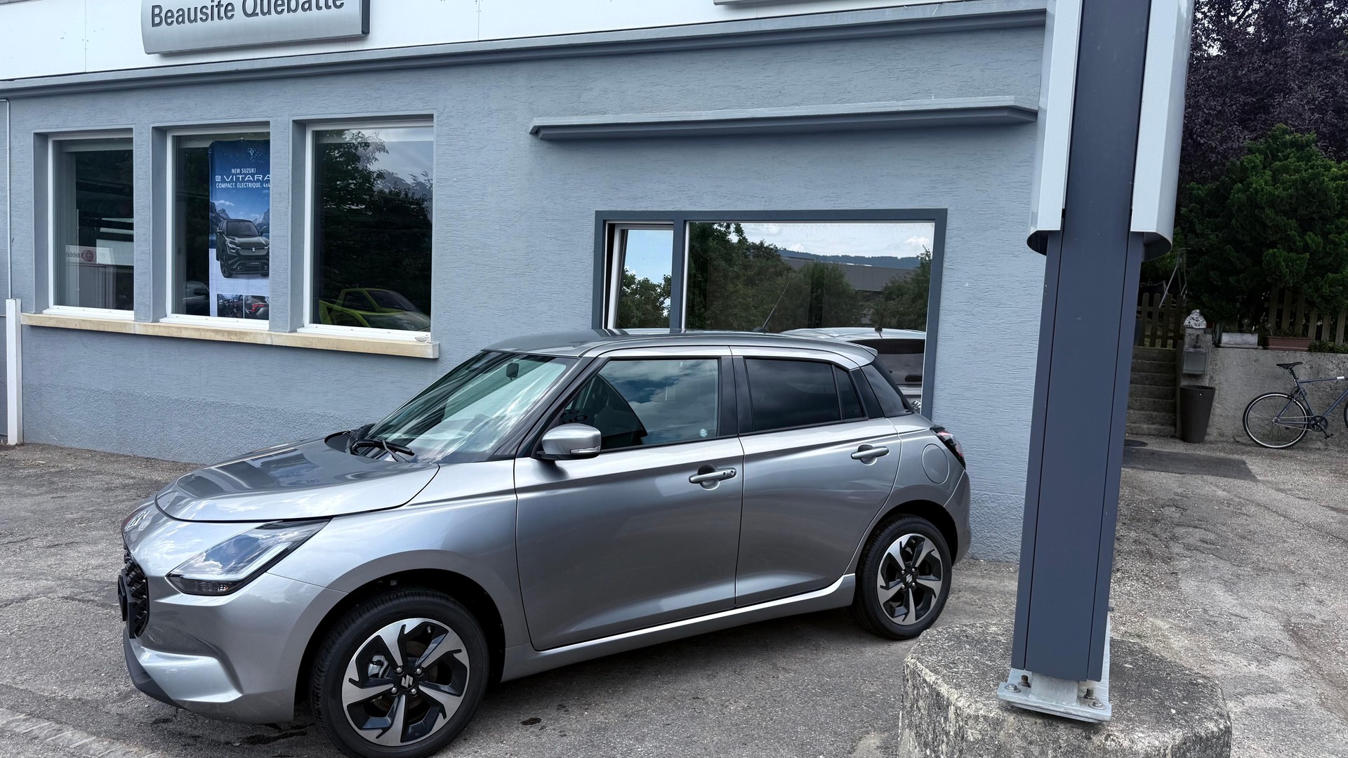 SUZUKI Swift 1.2 Compact Top Hybrid 4x4-image-2