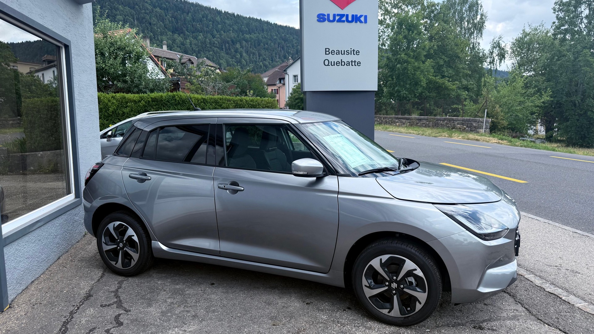 SUZUKI Swift 1.2 Compact Top Hybrid 4x4-image-1