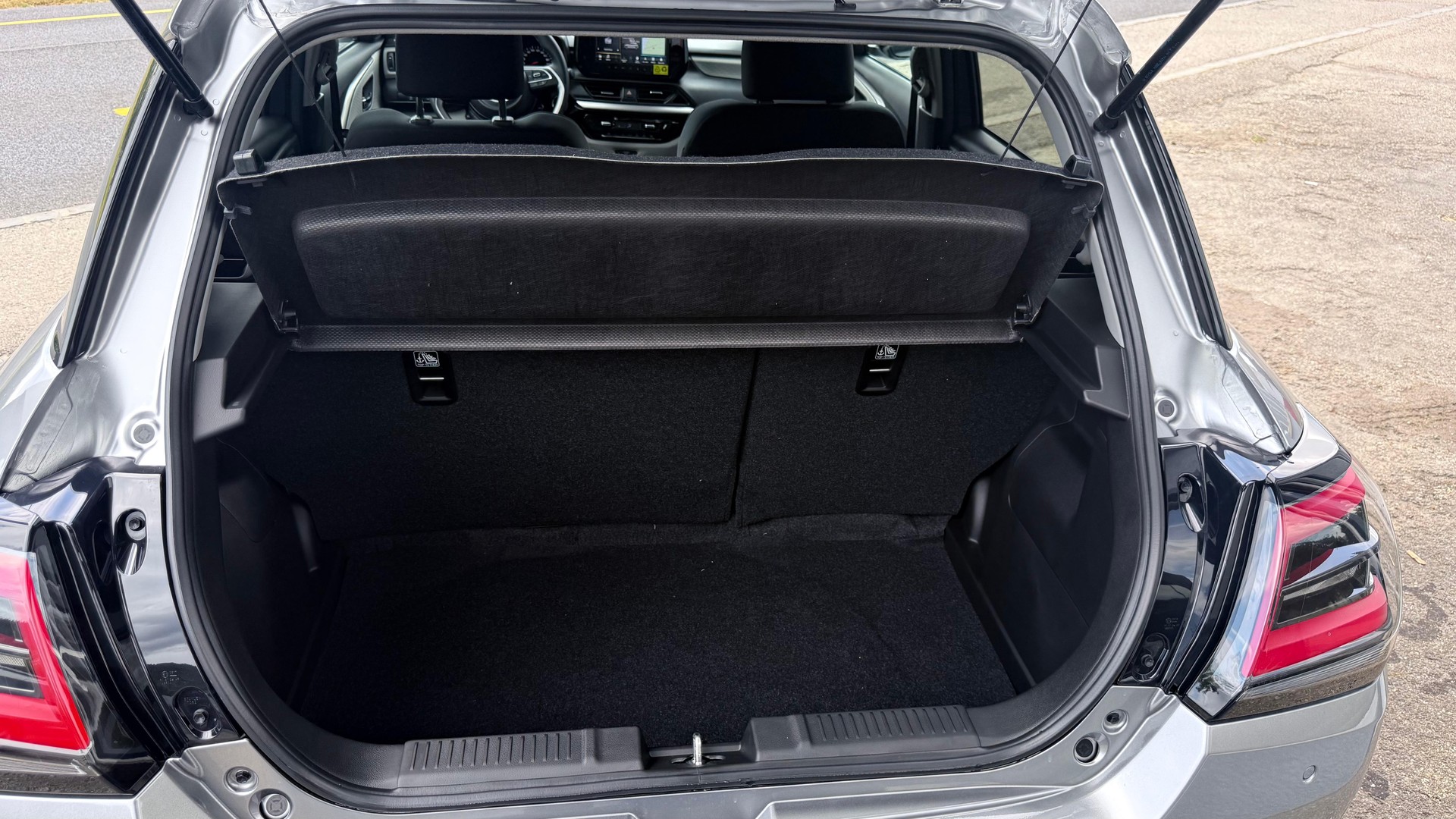 SUZUKI Swift 1.2 Compact Top Hybrid 4x4-image-6