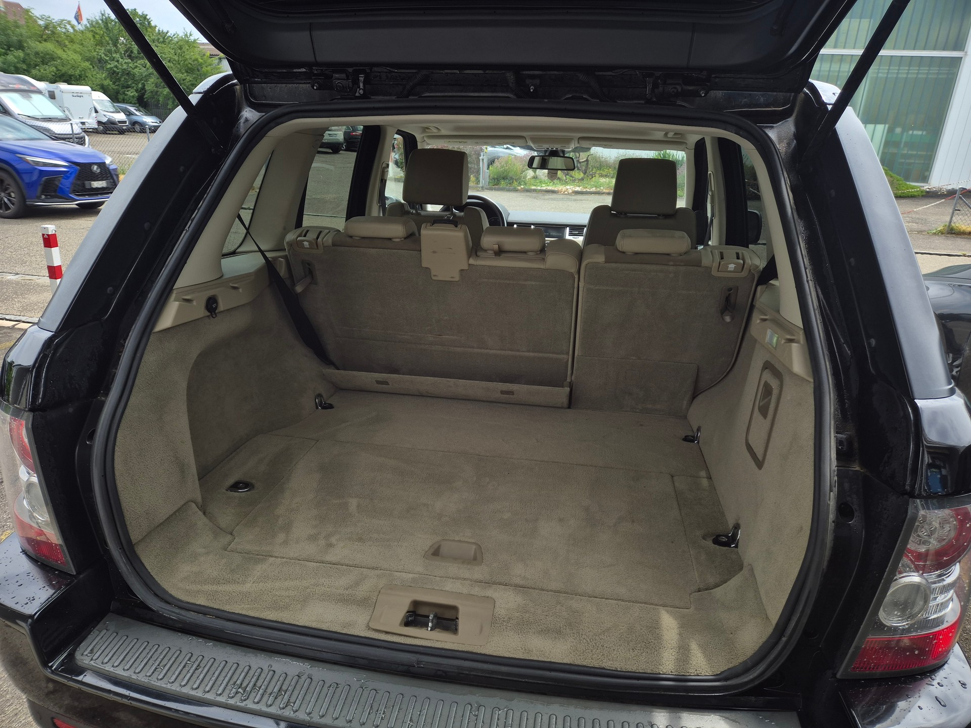 LAND ROVER Range Rover Sport 3.0 TDV6 SE Automatic-image-6
