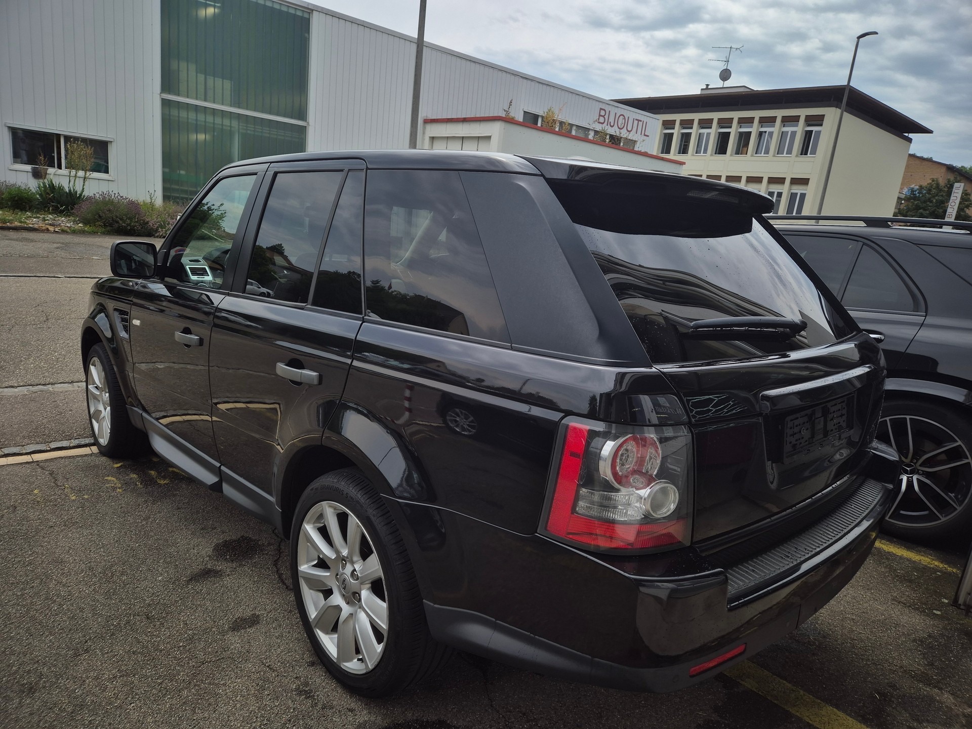 LAND ROVER Range Rover Sport 3.0 TDV6 SE Automatic-image-5
