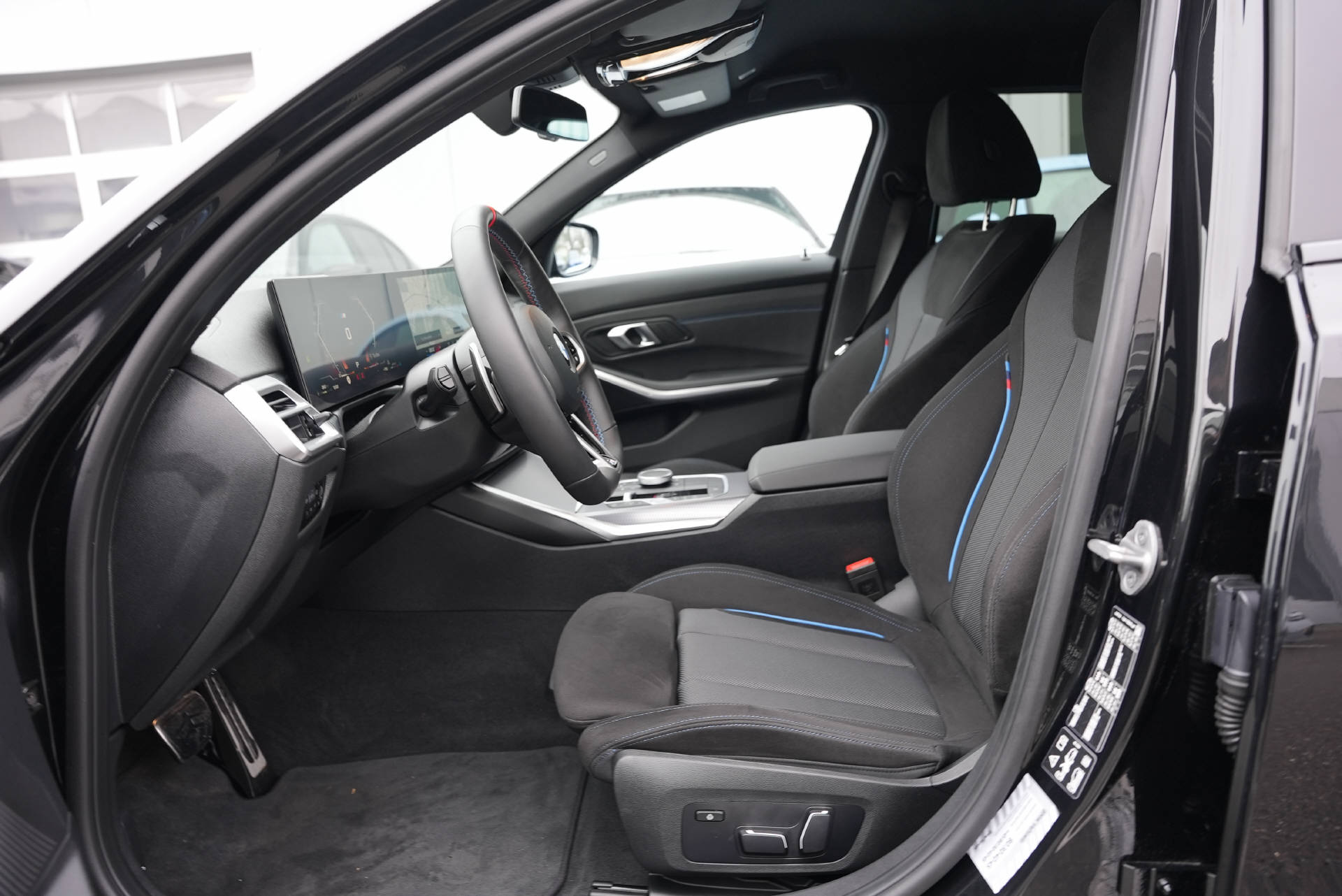 BMW M340i xDrive 48V Touring Steptronic M Sport-image-7