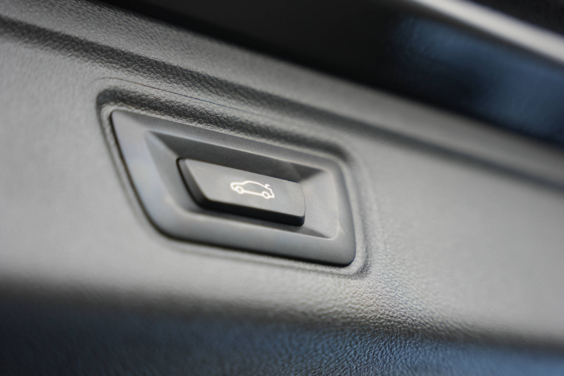 BMW M340i xDrive 48V Touring Steptronic M Sport-image-15