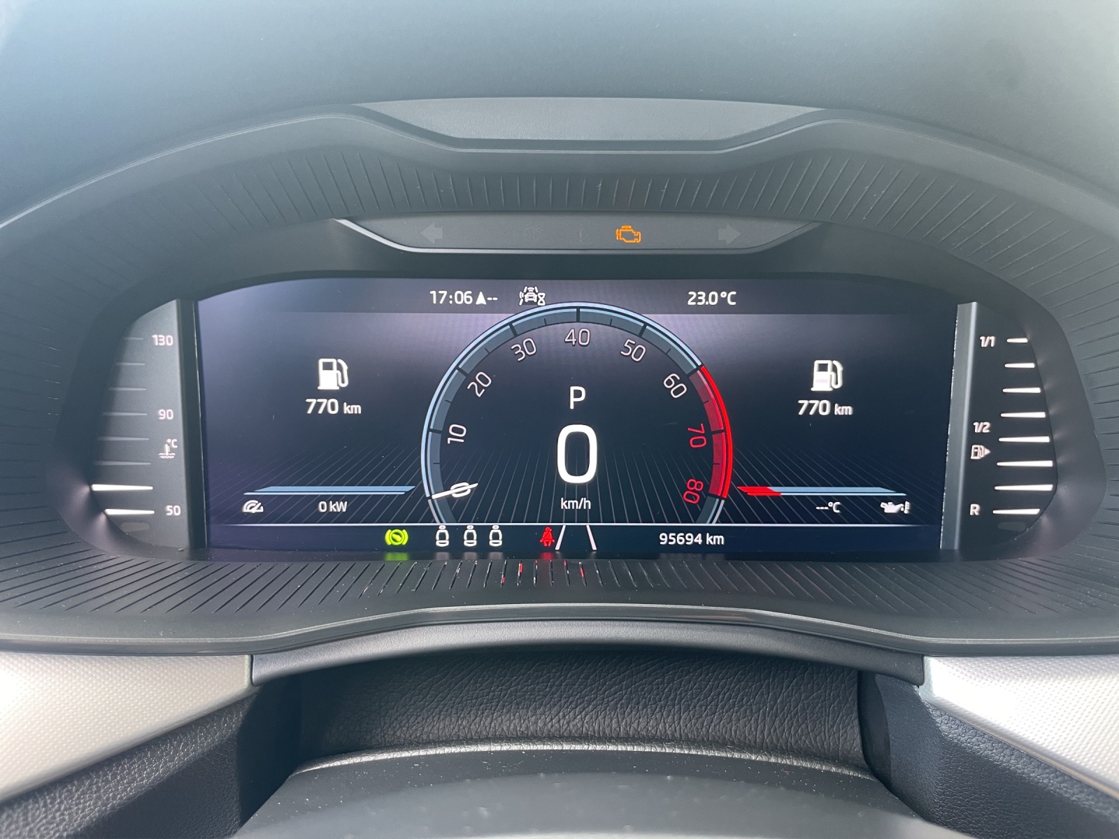 SKODA Kamiq 1.0 TSI Ambition DSG-image-8