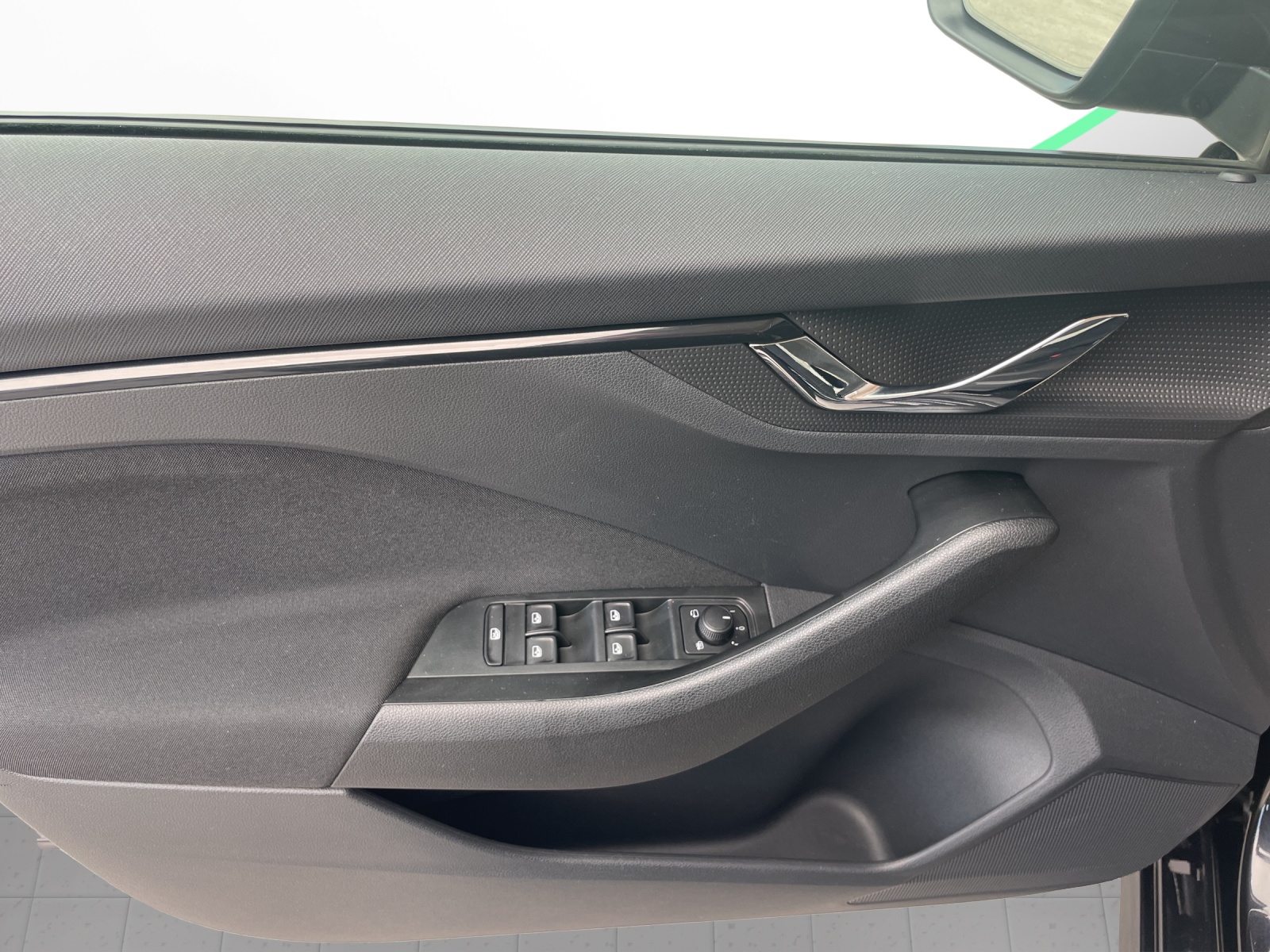 SKODA Kamiq 1.0 TSI Ambition DSG-image-5