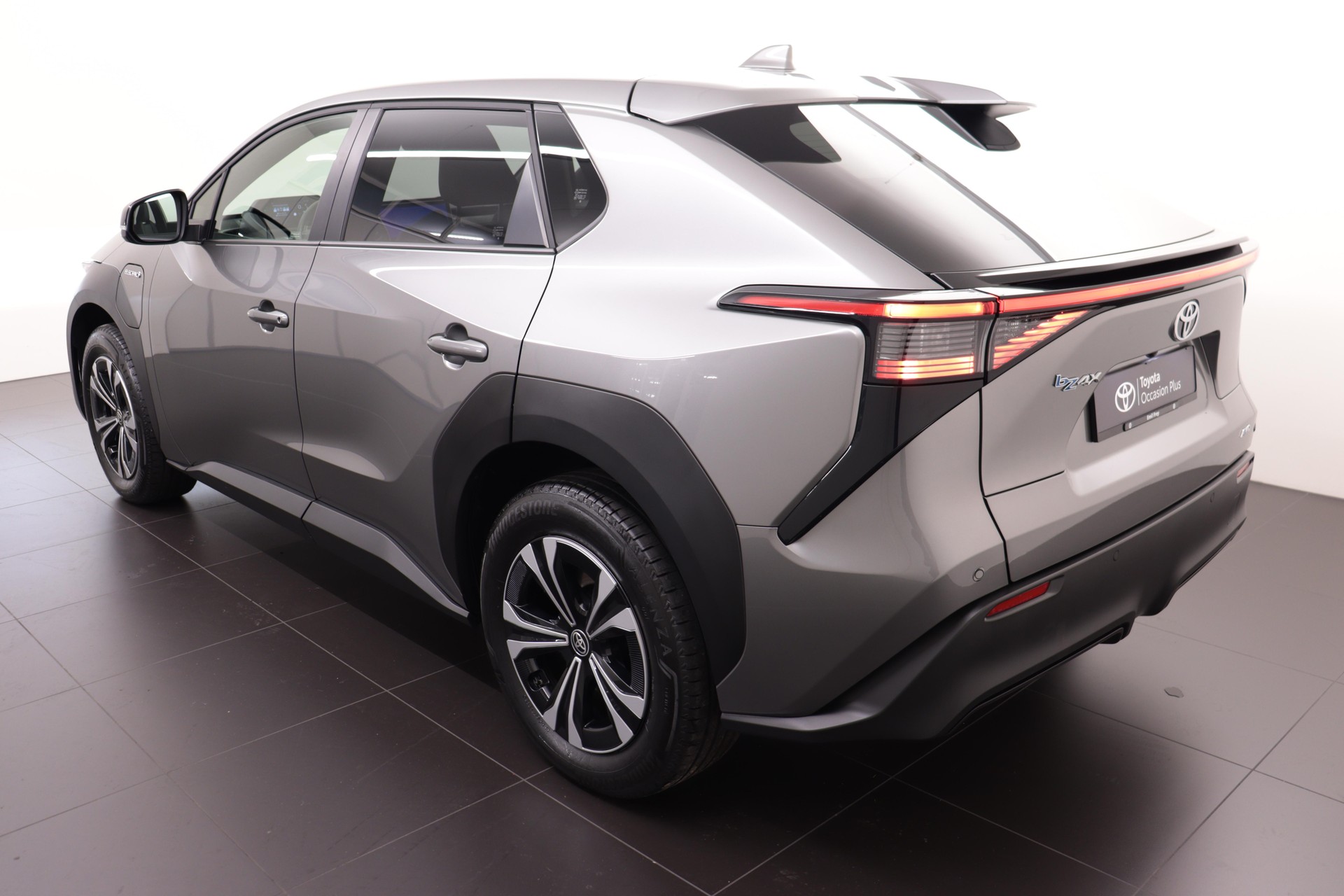 TOYOTA bZ4X Style AWD-image-6