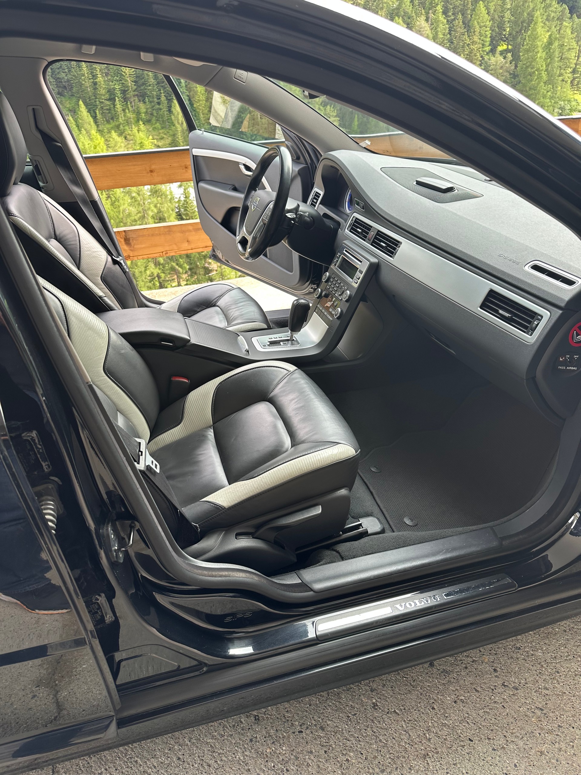 VOLVO 3.0 T6 Summum R-Design AWD by HEICO SPORTIV (Limited Edition)-image-3