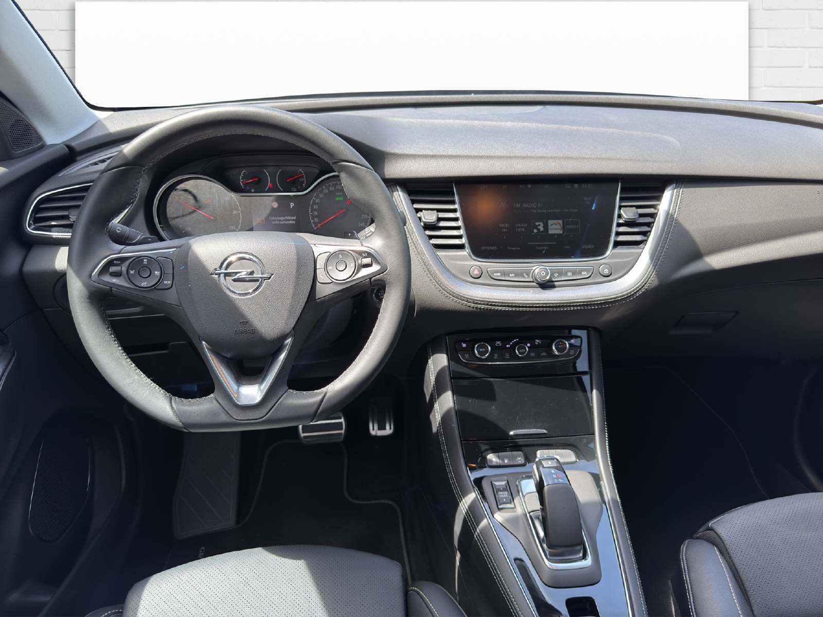 OPEL Grandland X 1.6 T PHEV Ultimate-image-6