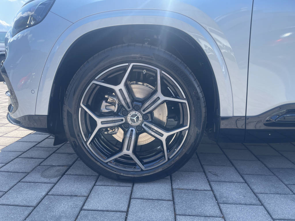 MERCEDES-BENZ GLB 220 4MATIC-image-6