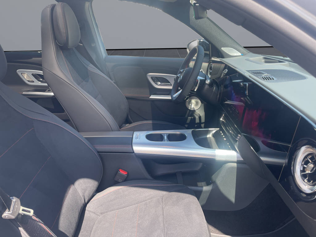 MERCEDES-BENZ GLB 220 4MATIC-image-9
