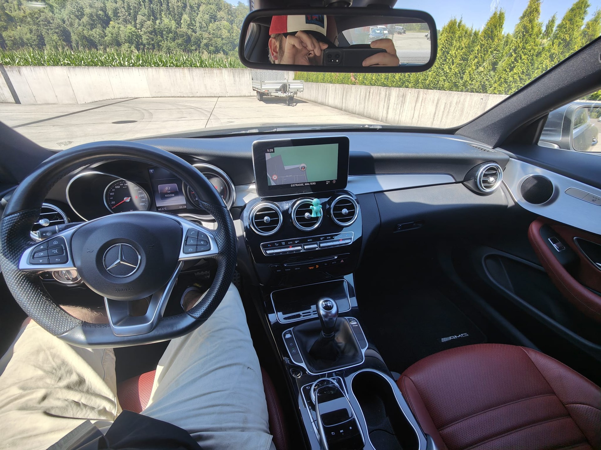 MERCEDES-BENZ C 220-image-9