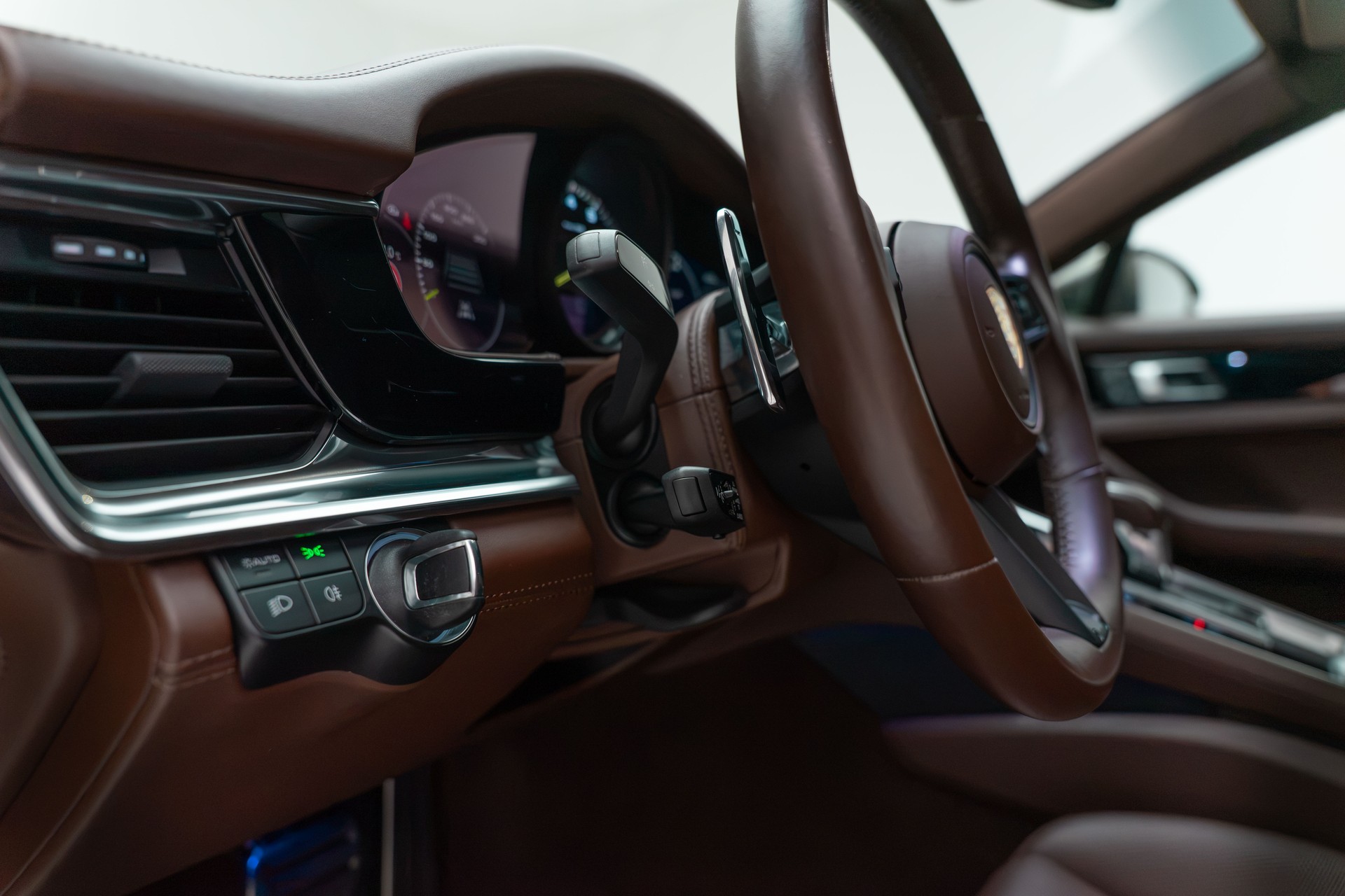 PORSCHE Panamera 4 E-Hybrid Sport Turismo Platinum Edition PDK-image-17