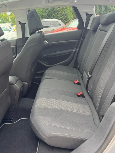PEUGEOT 308 SW 2.0 BlueHDI Allure Automatic-image-24