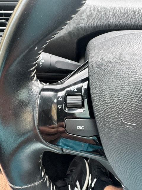 PEUGEOT 308 SW 2.0 BlueHDI Allure Automatic-image-18