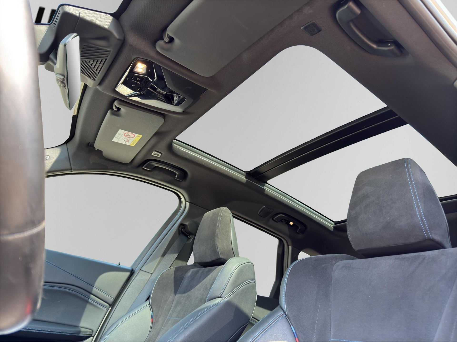 BMW X1 xDrive 23i MSport-image-11