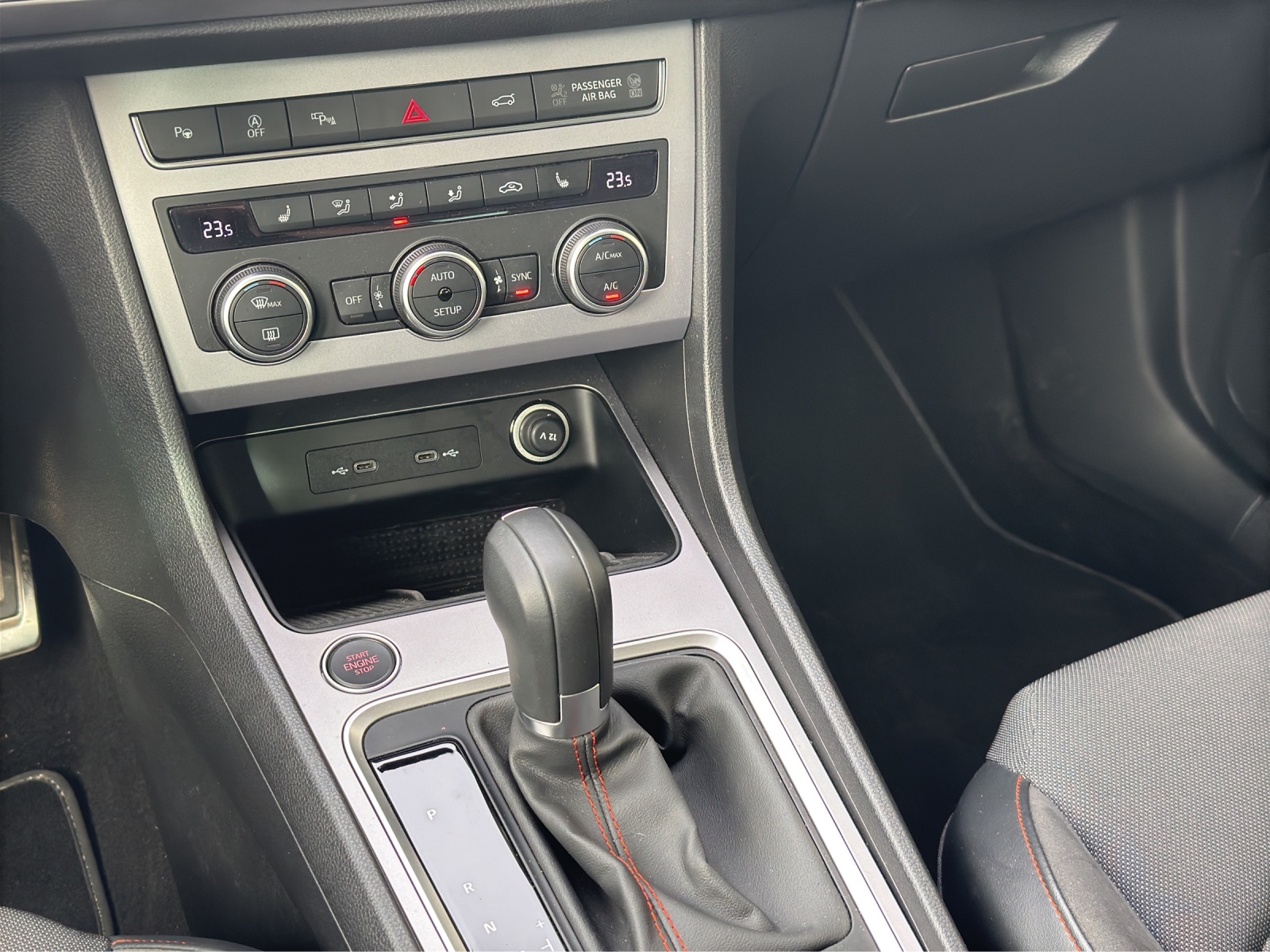 SEAT Ateca 1.5 TSI FR DSG-image-11