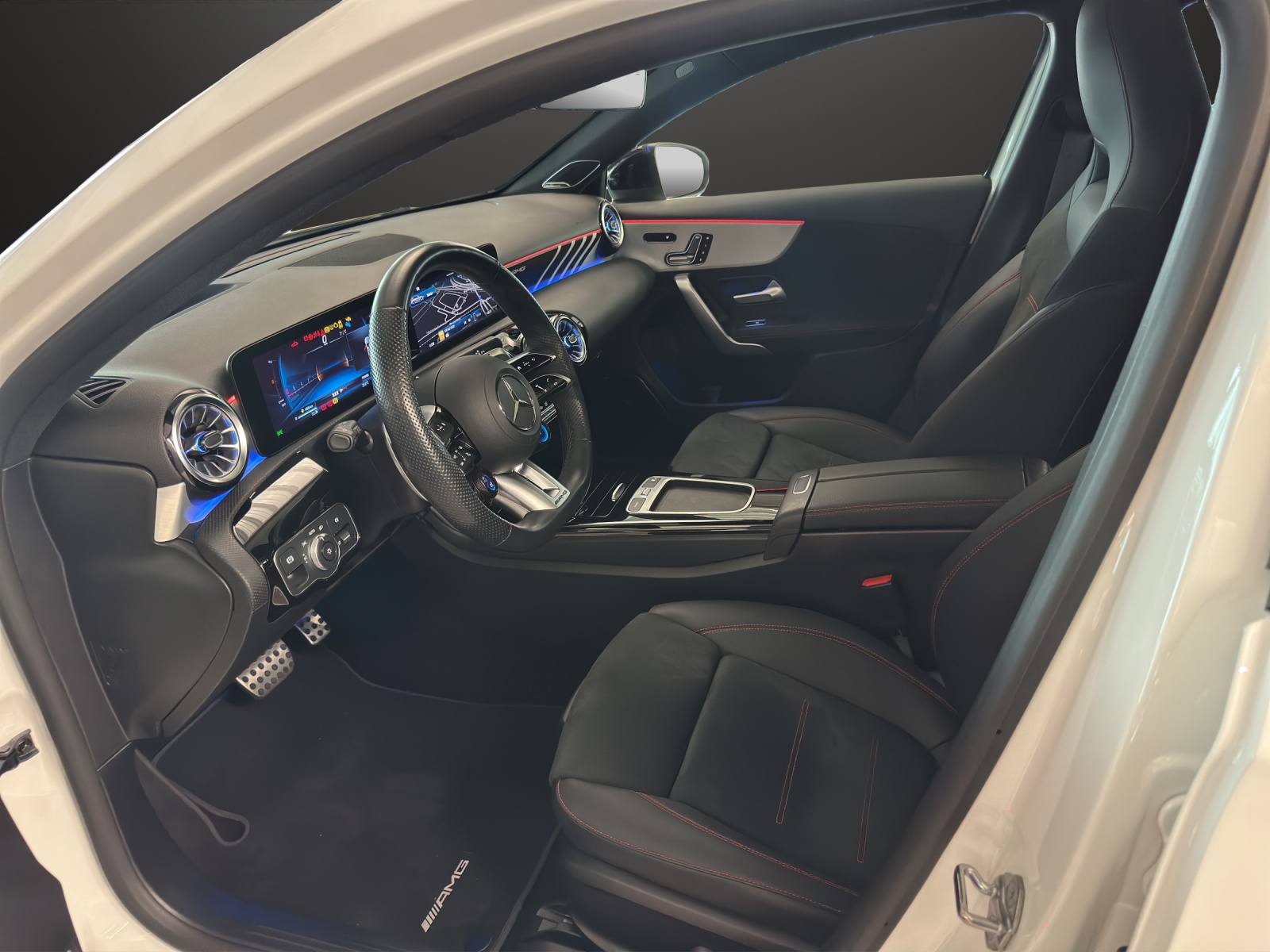 MERCEDES-BENZ A AMG 35 4Matic 8G-DCT-image-8