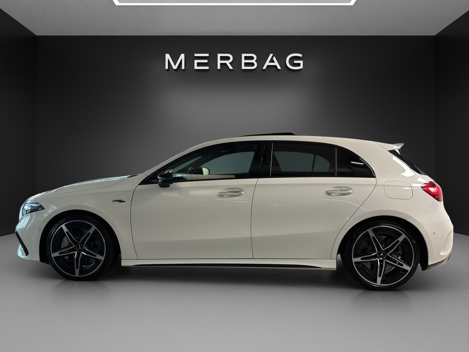 MERCEDES-BENZ A AMG 35 4Matic 8G-DCT-image-2
