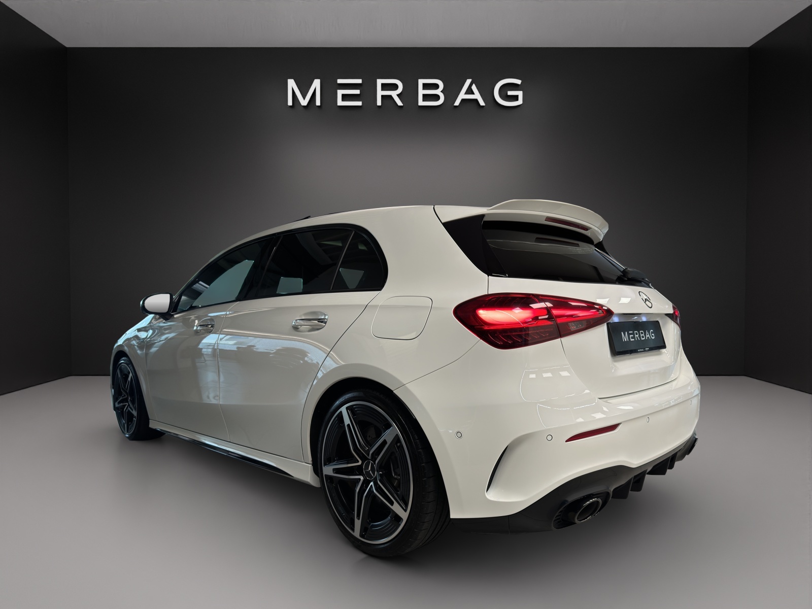 MERCEDES-BENZ A AMG 35 4Matic 8G-DCT-image-3