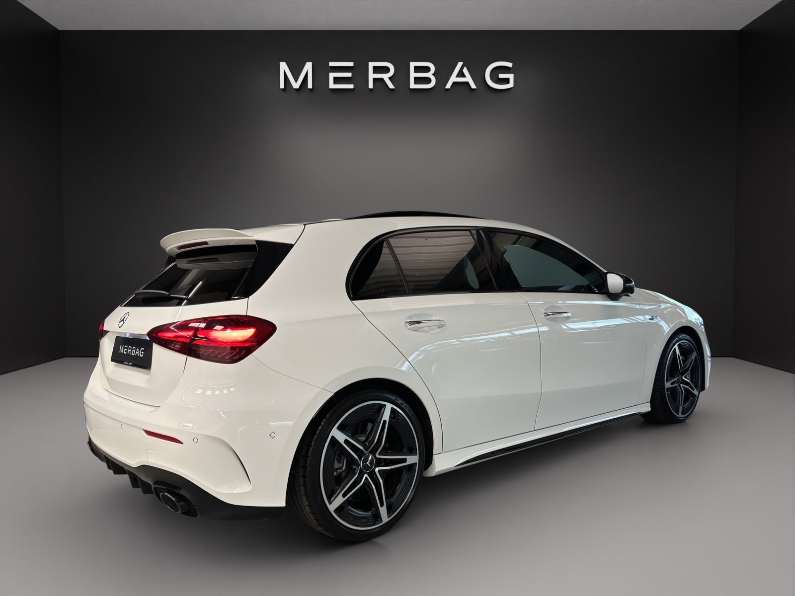 MERCEDES-BENZ A AMG 35 4Matic 8G-DCT-image-5
