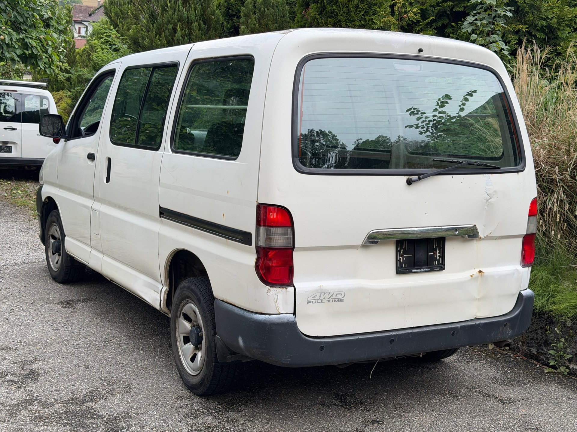 TOYOTA Hiace D-4D Van 4WD SWB-image-4