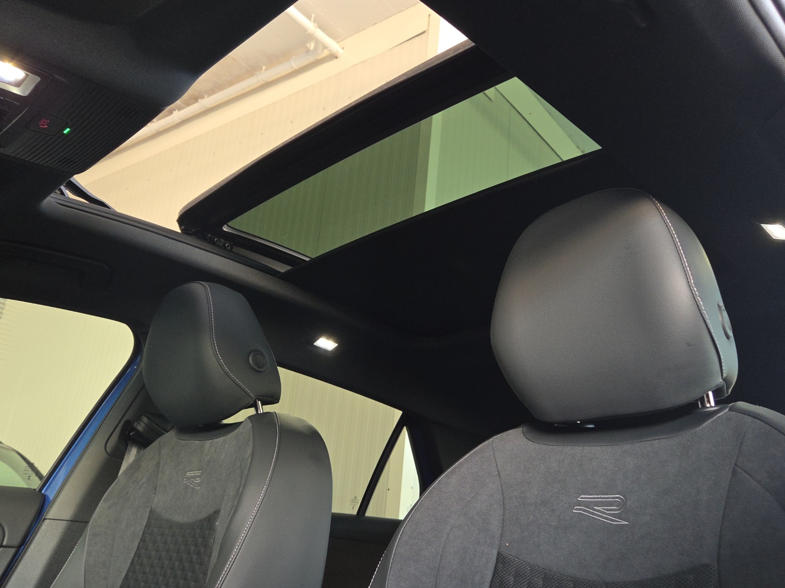 VW T-Roc 1.5 eTSI mHEV R-Line DSG-image-11