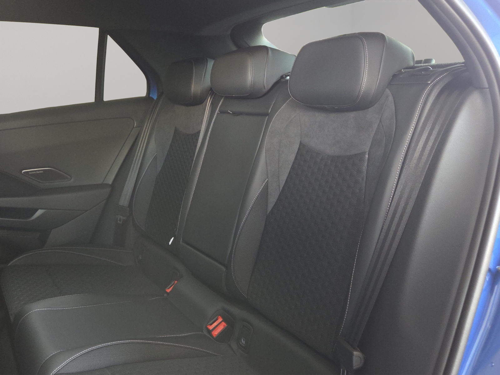 VW T-Roc 1.5 eTSI mHEV R-Line DSG-image-8