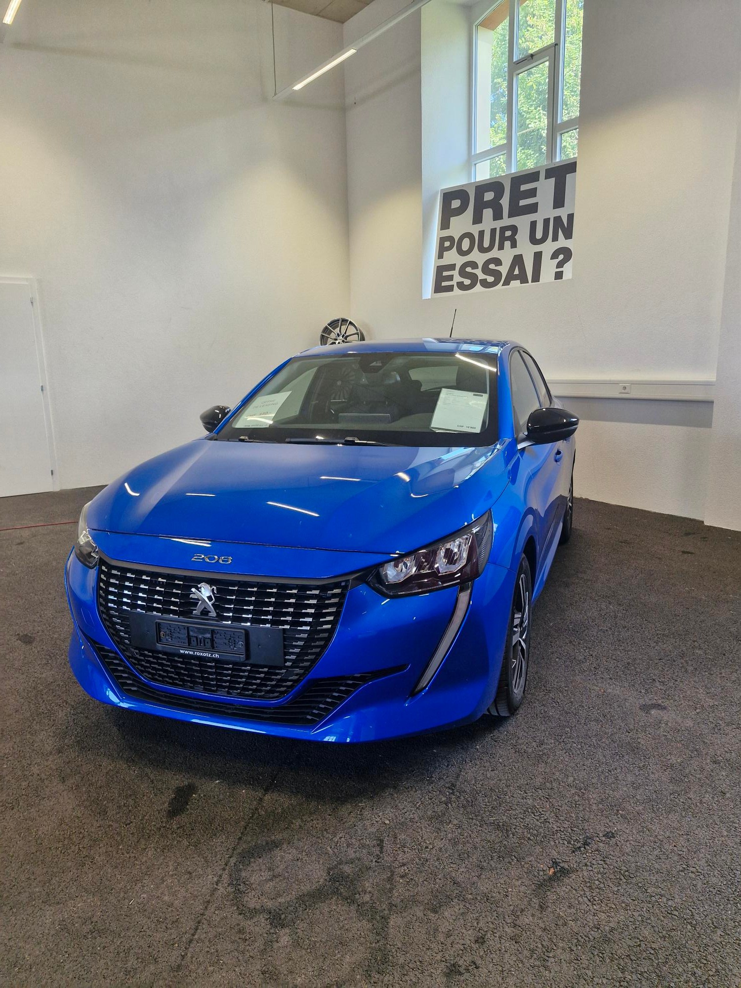 PEUGEOT 208 1.2 PureTech Allure Pack EAT8-image-0