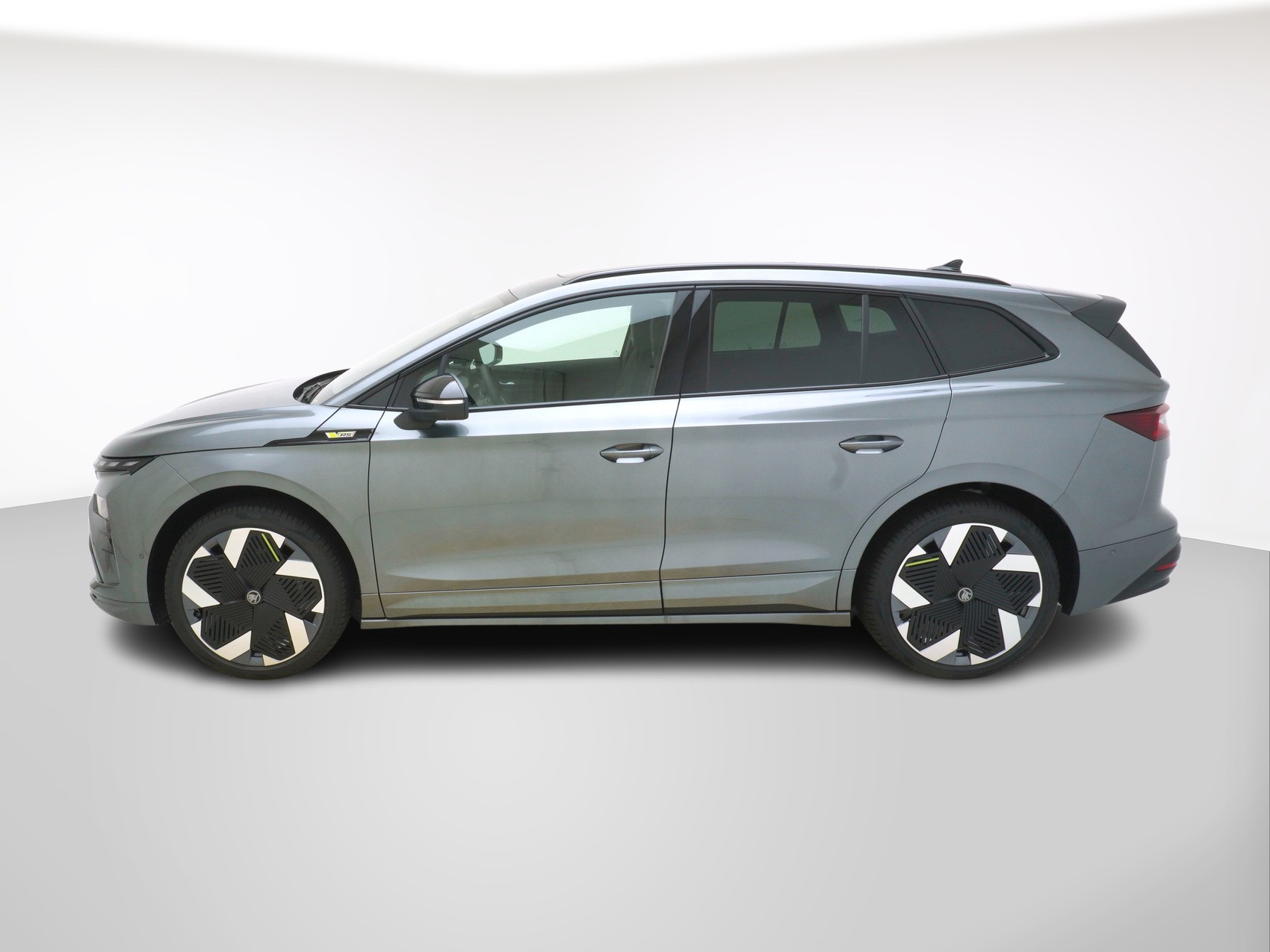 SKODA Enyaq iV RS-Suite MAXX-image-1