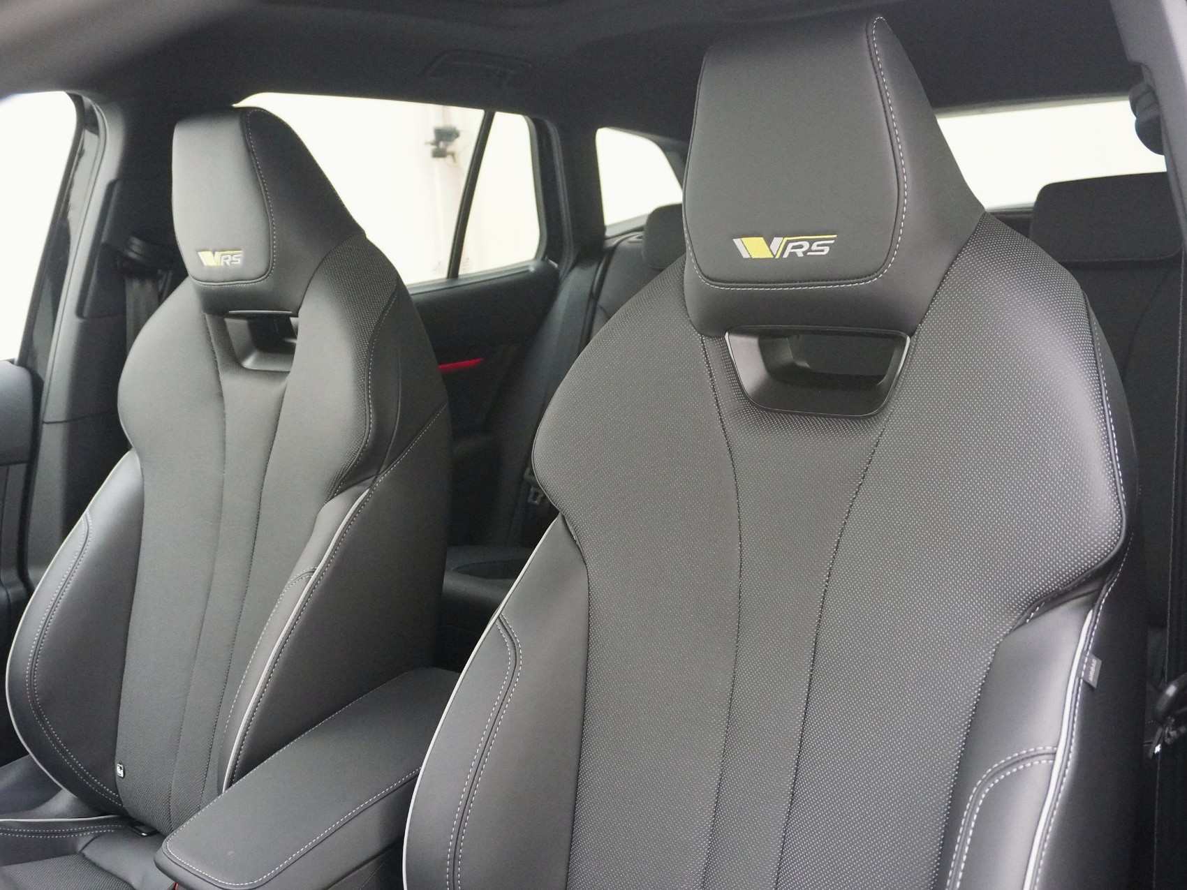 SKODA Enyaq iV RS-Suite MAXX-image-10