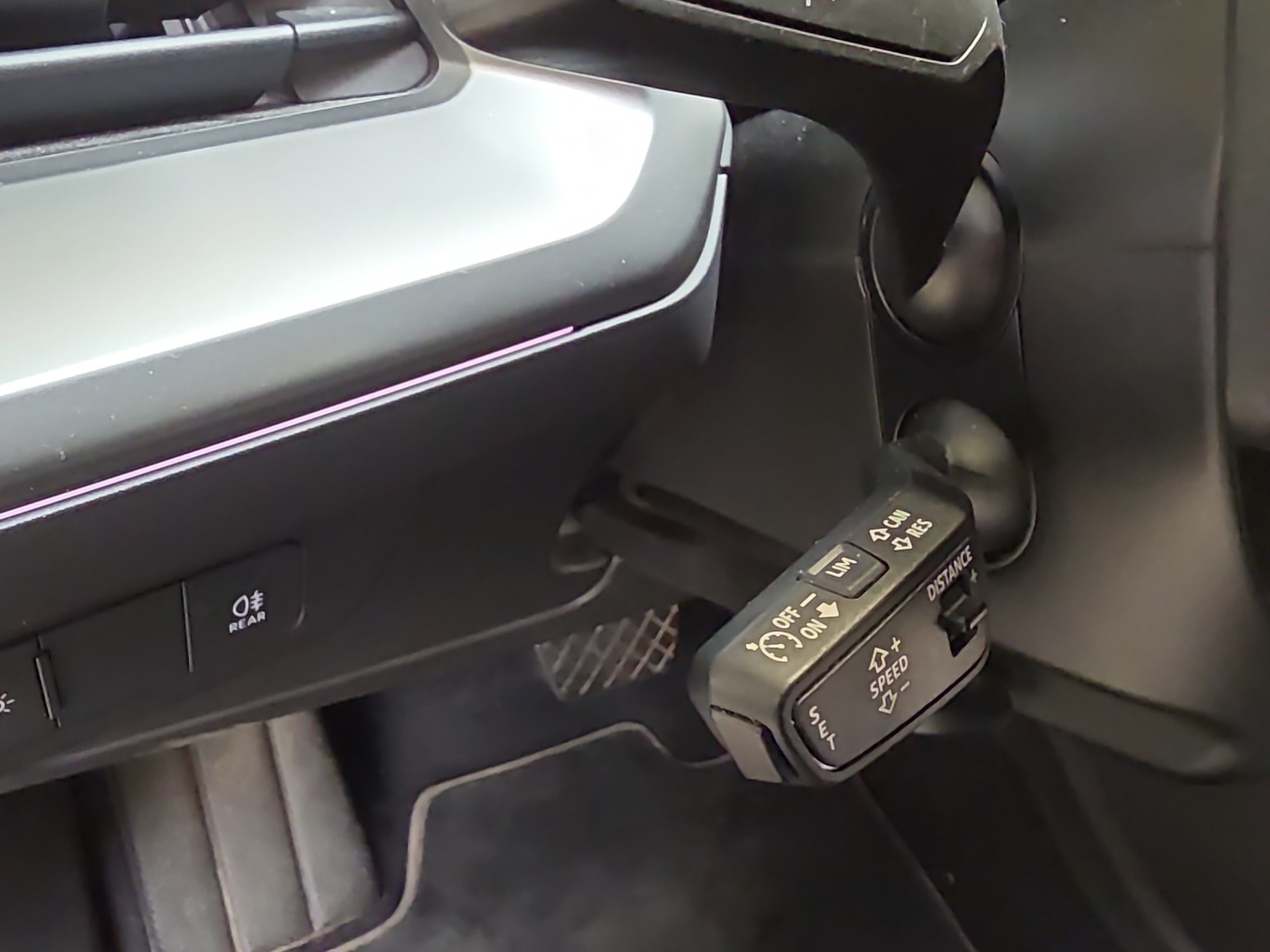 AUDI Q4 e-tron 40-image-16