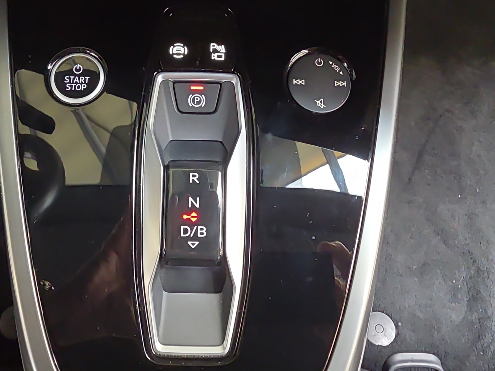 AUDI Q4 e-tron 40-image-15