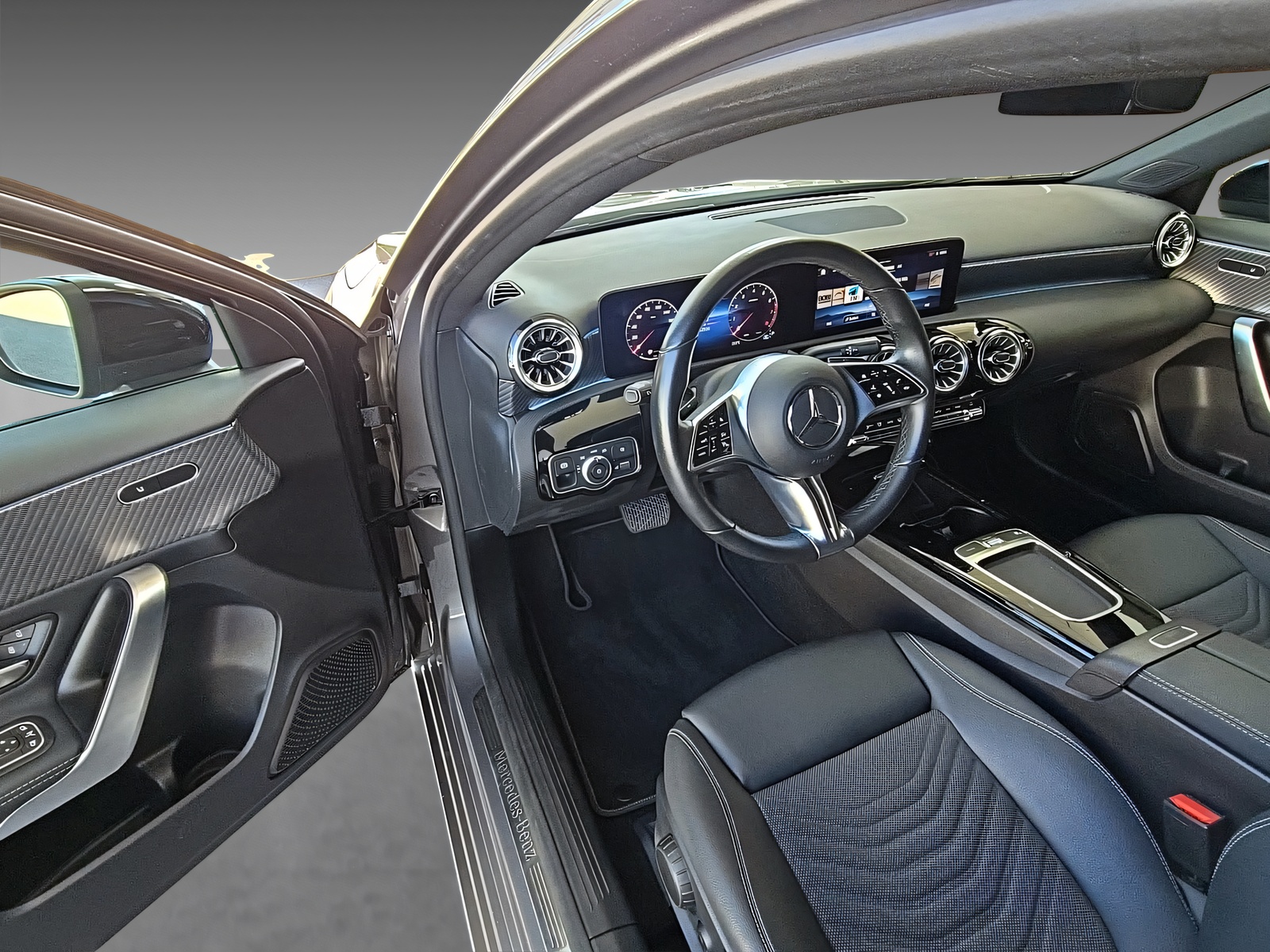 MERCEDES-BENZ A 250 4Matic-image-14