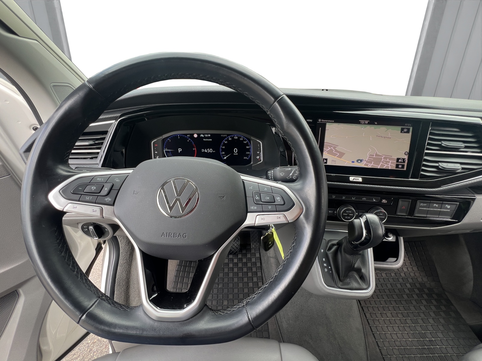 VW T6.1 California 2.0 TDI Ocean Edition Liberty 4Motion DSG-image-11